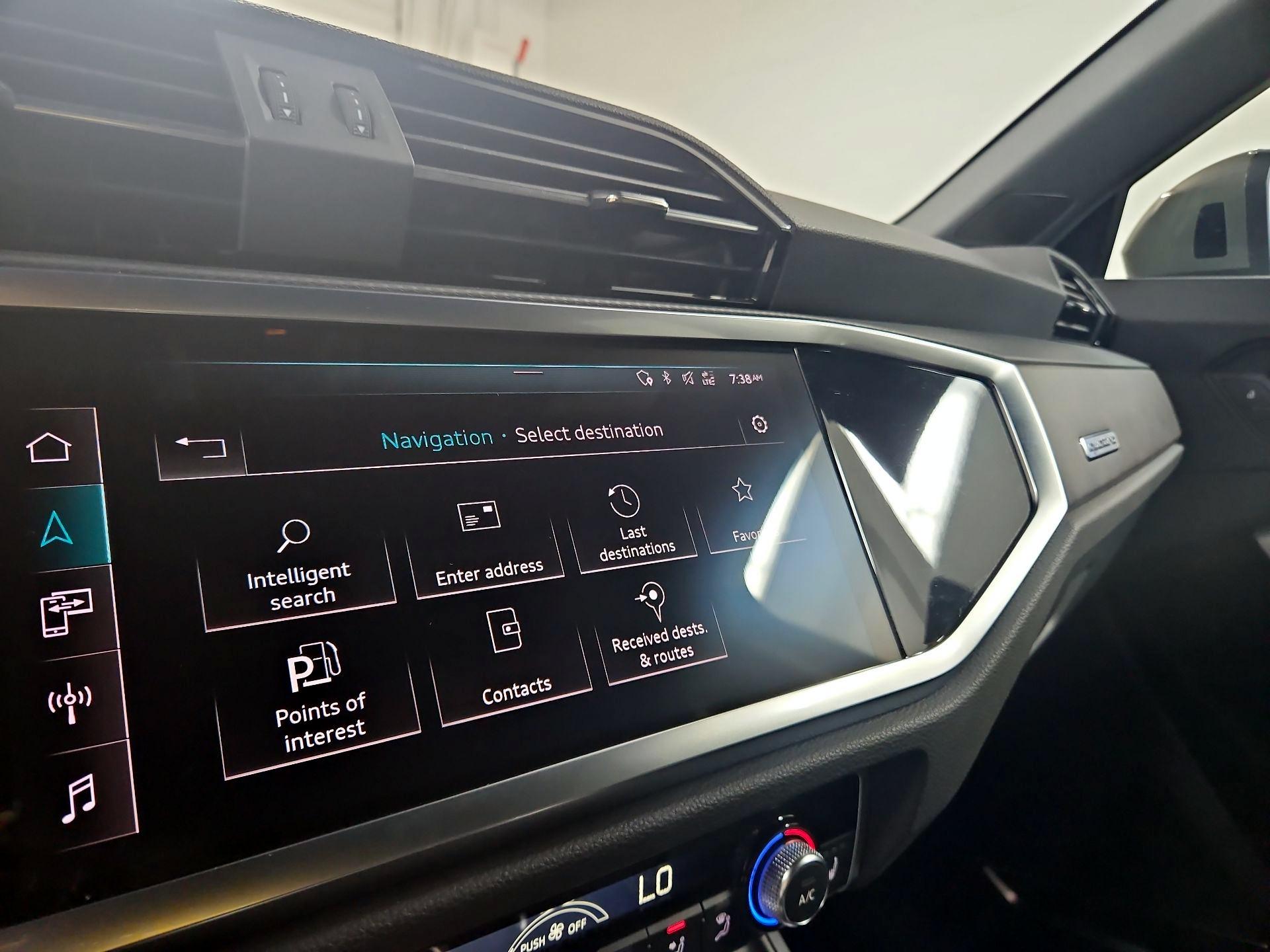 Thumbnail: 2021 Audi Q3 - 14