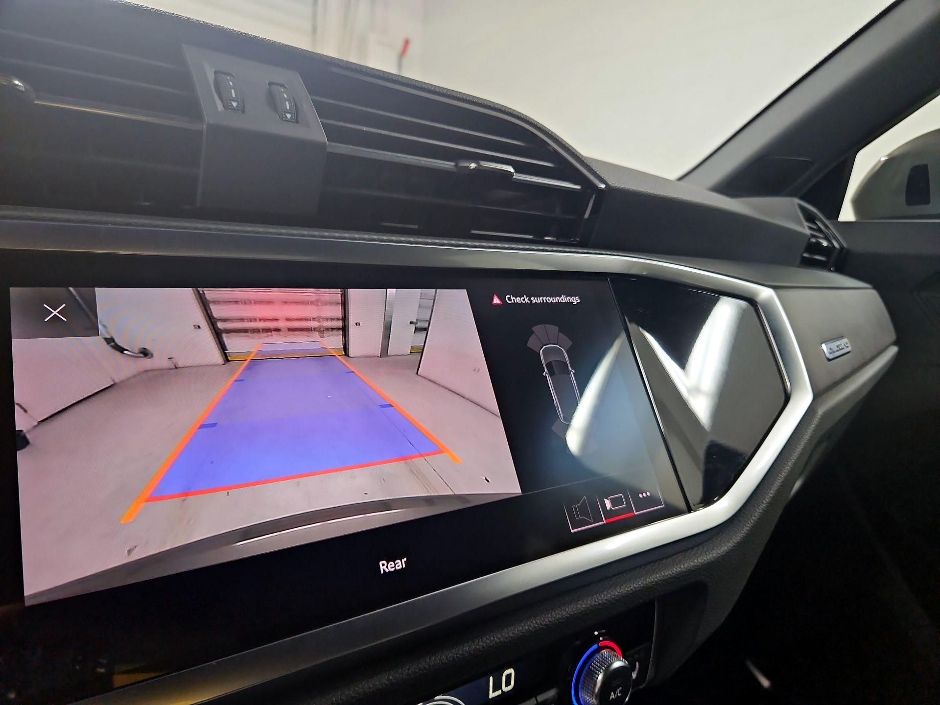 Thumbnail: 2021 Audi Q3 - 15