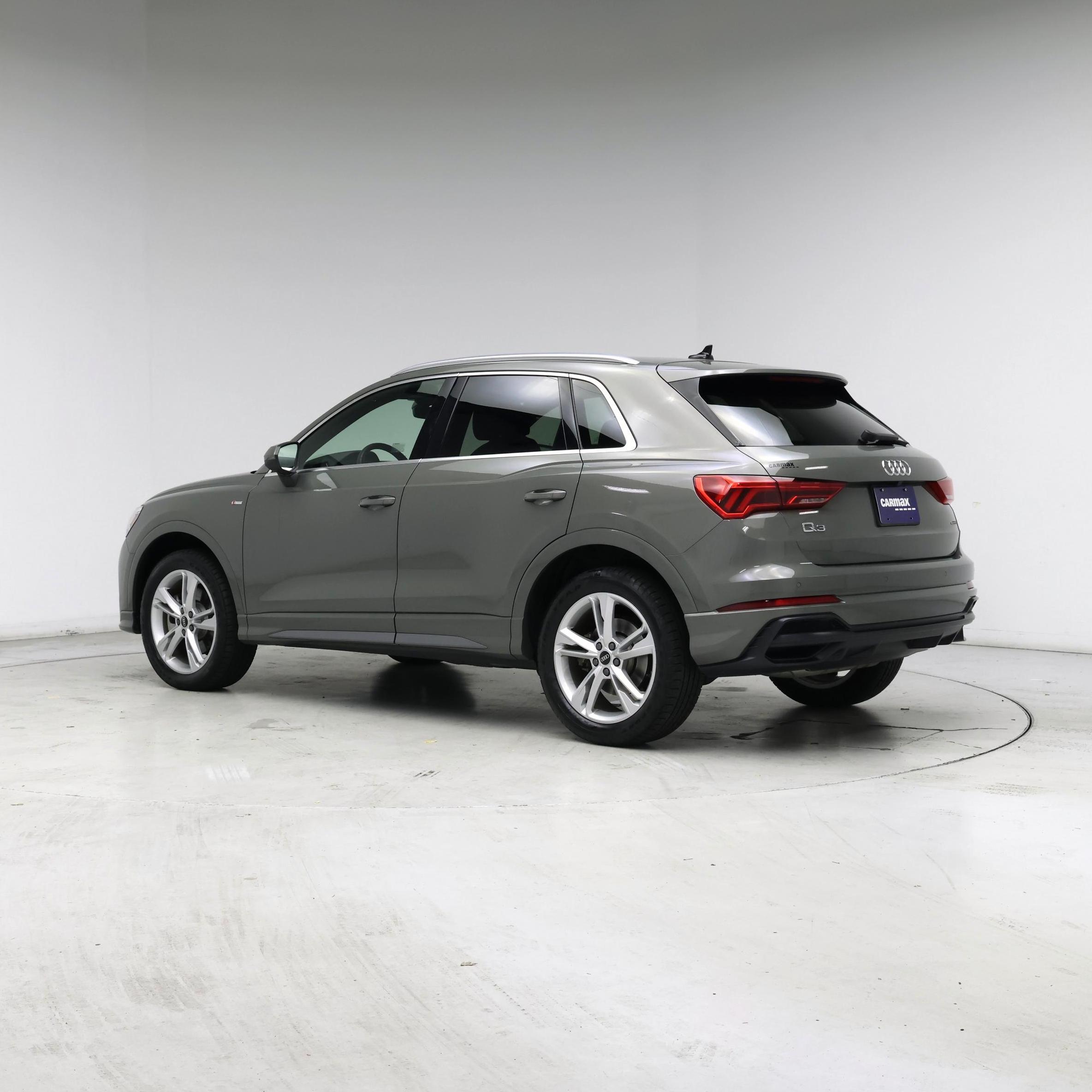 Thumbnail: 2021 Audi Q3 - 2