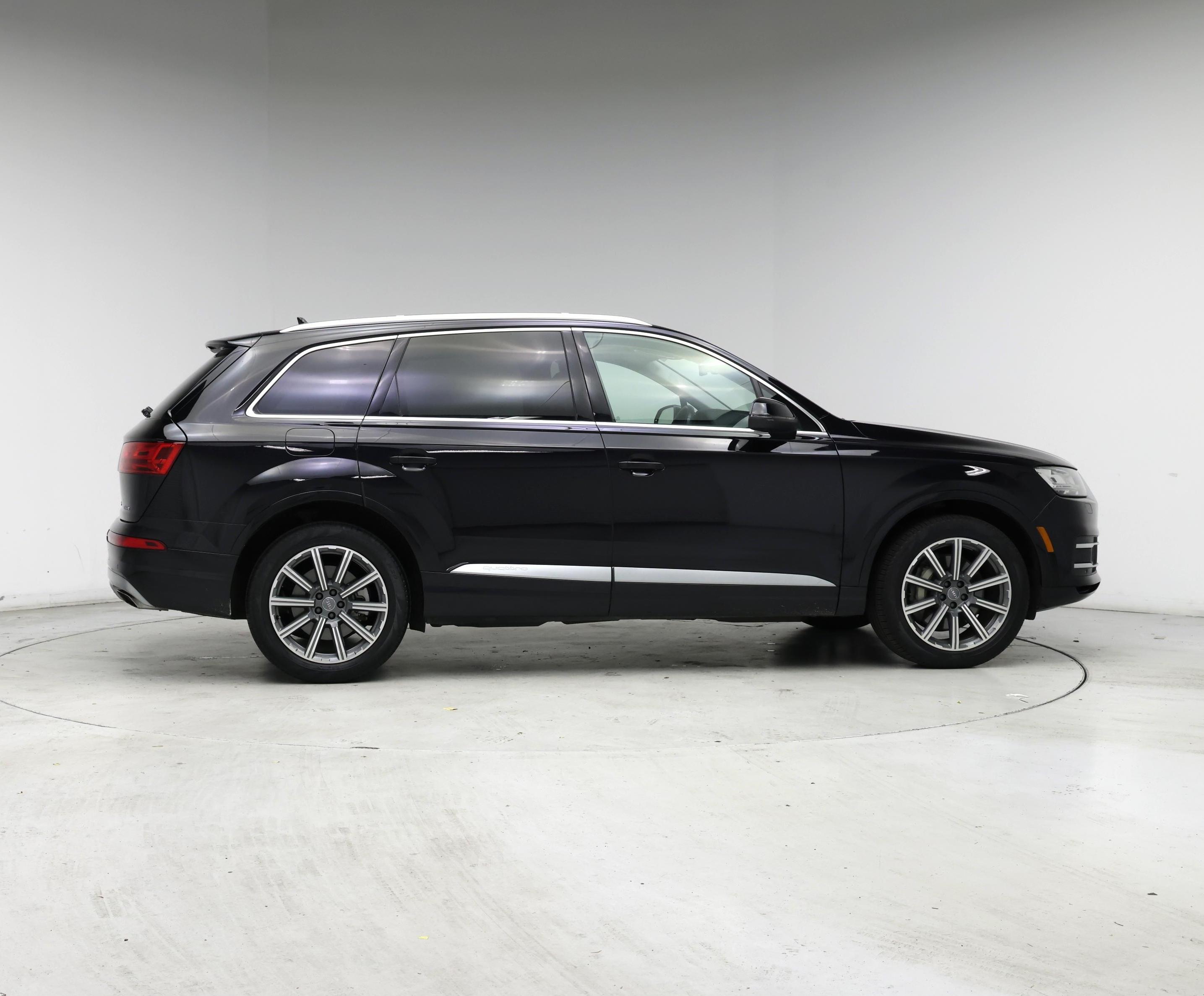 Thumbnail: 2018 Audi Q7 - 7