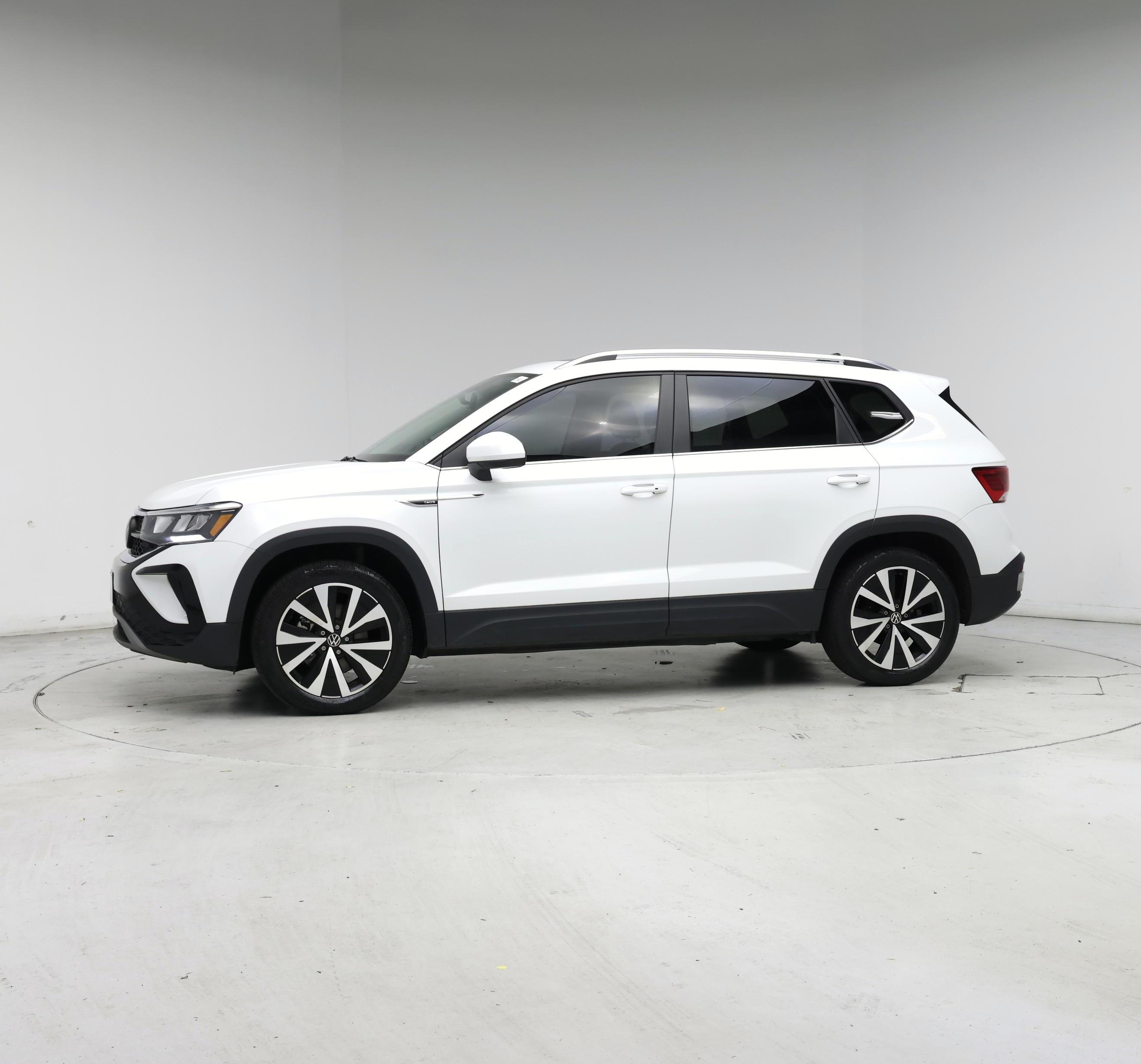 Thumbnail: 2022 Volkswagen Taos - 3