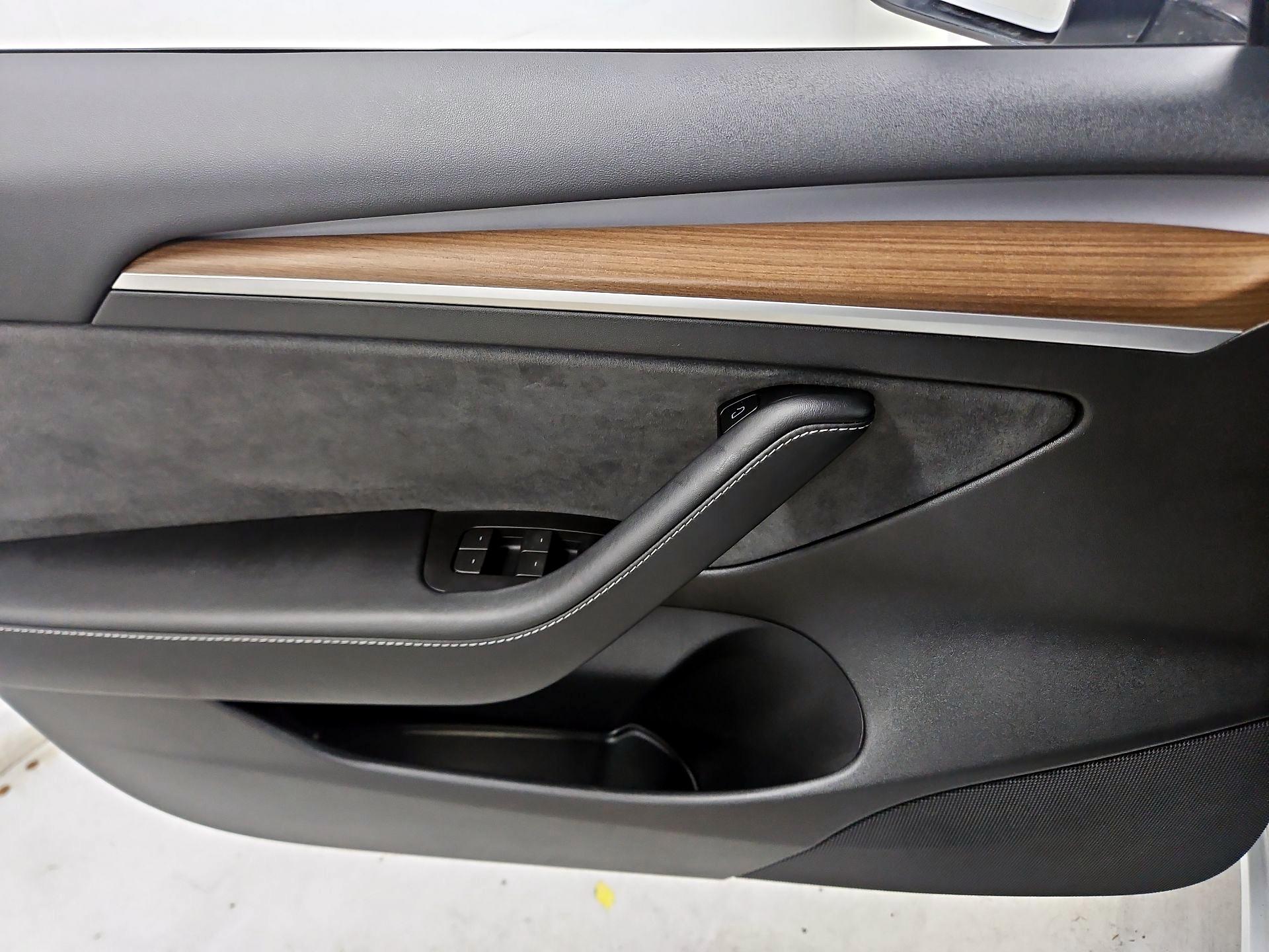 Thumbnail: 2022 Tesla Model 3 - 12