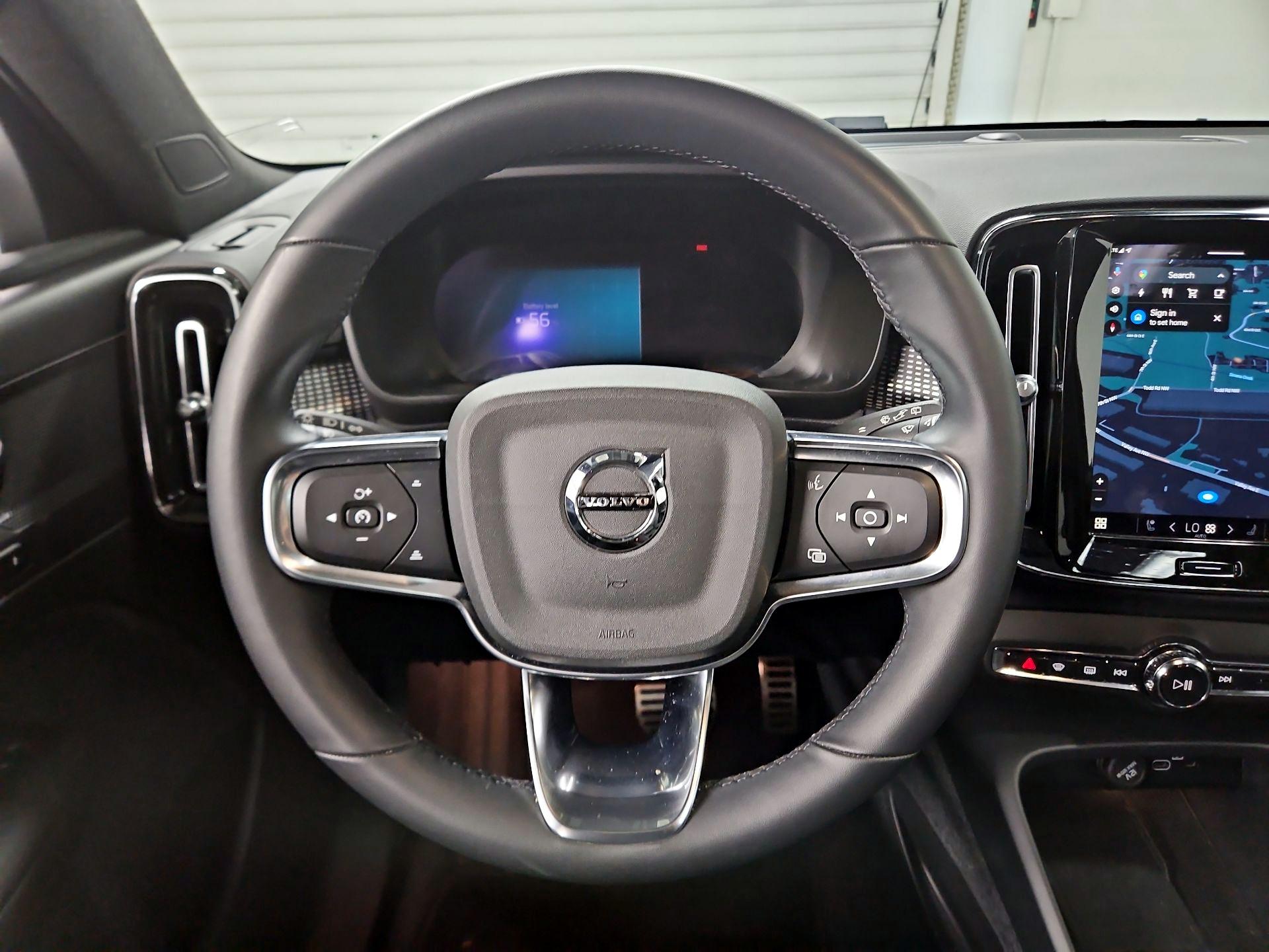 Thumbnail: 2022 Volvo XC40 - 10