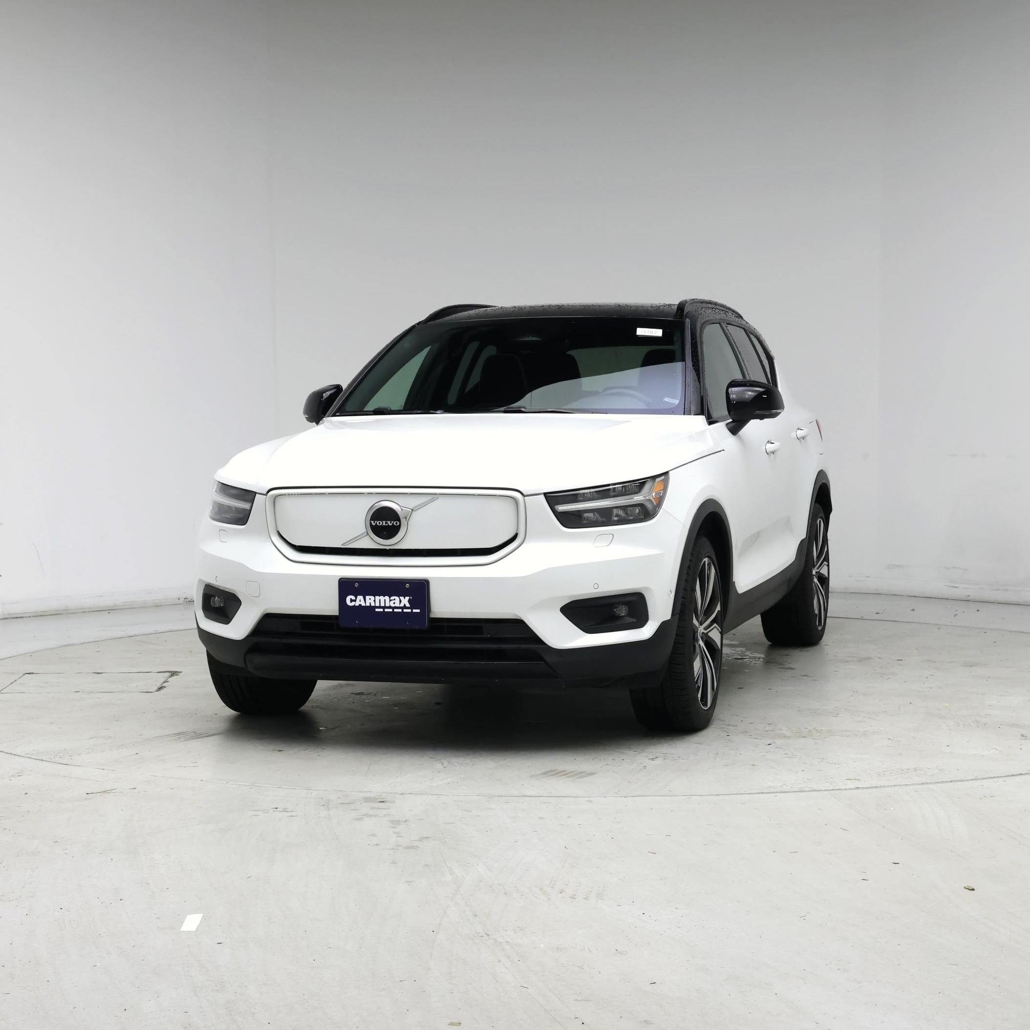 Thumbnail: 2022 Volvo XC40 - 4