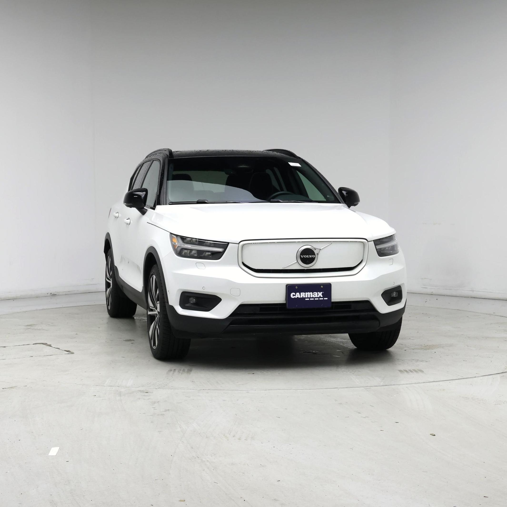 Thumbnail: 2022 Volvo XC40 - 5