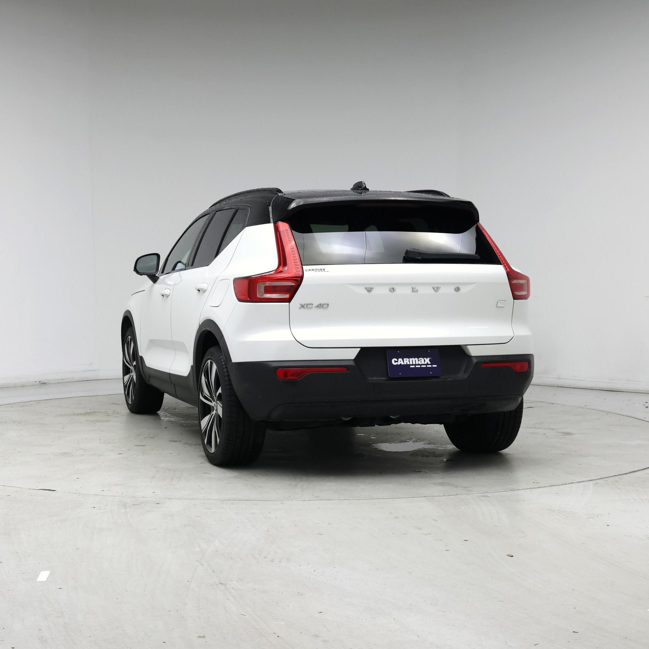 Thumbnail: 2022 Volvo XC40 - 6