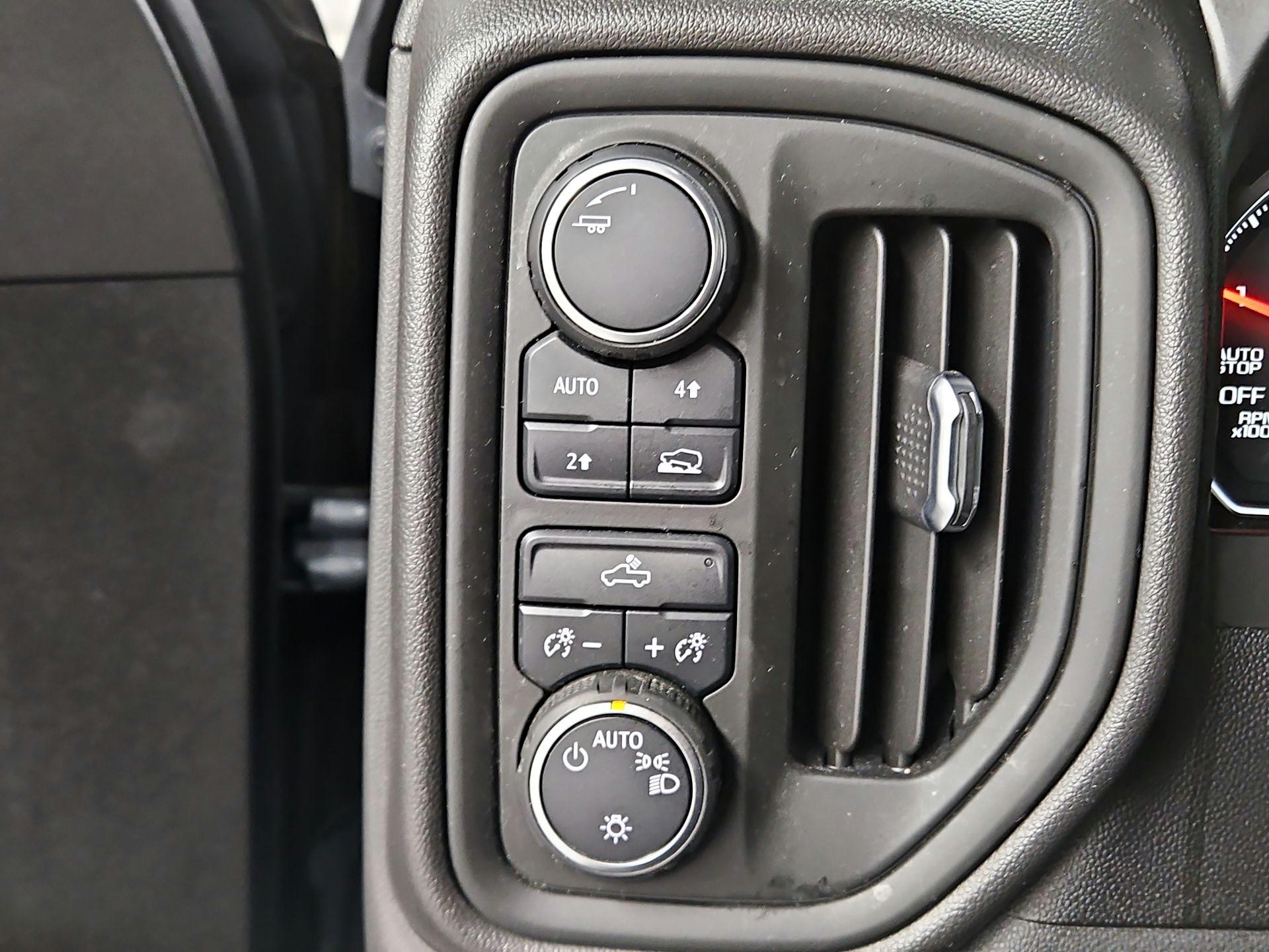 Thumbnail: 2021 Chevrolet Silverado 1500 - 13