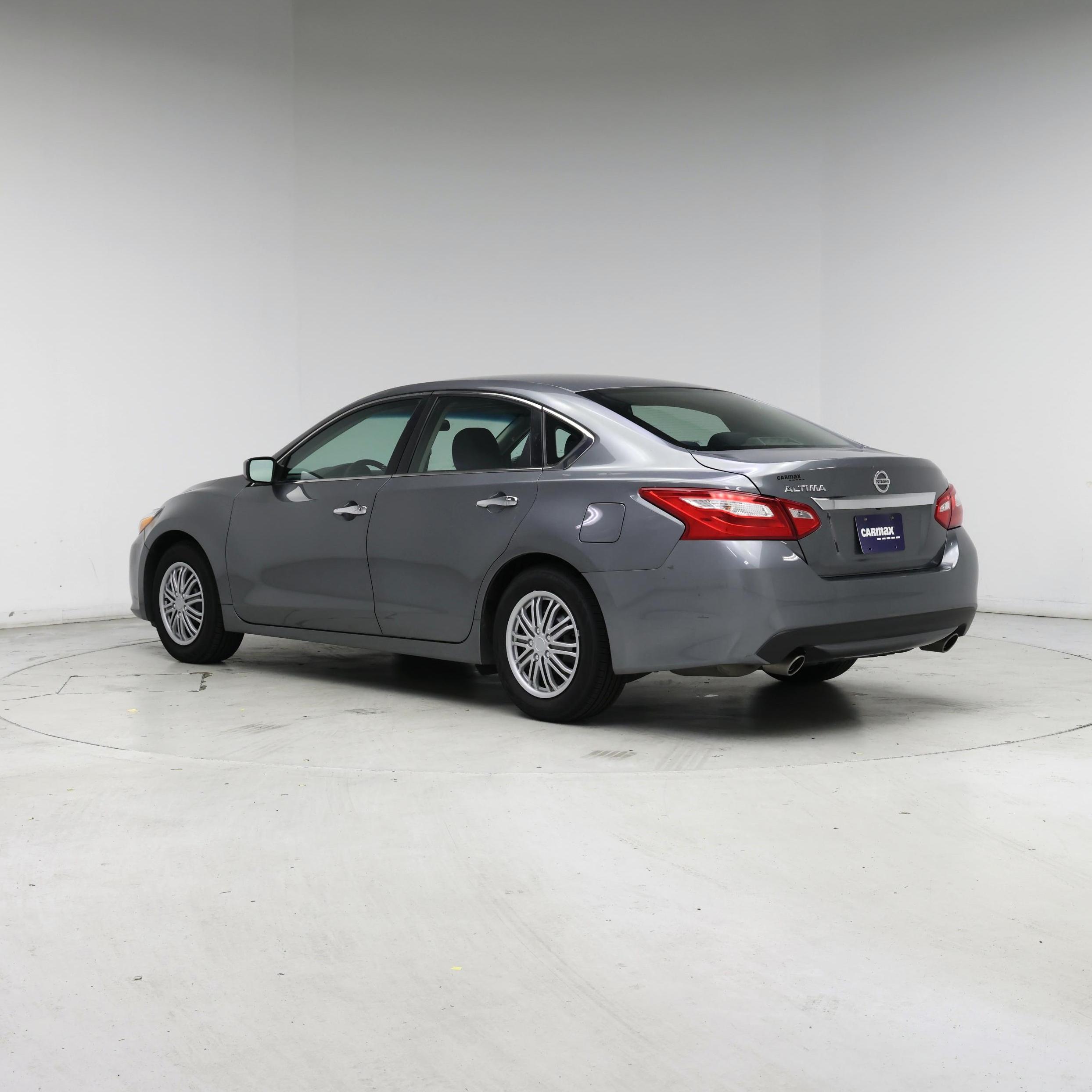 Thumbnail: 2017 Nissan Altima - 2