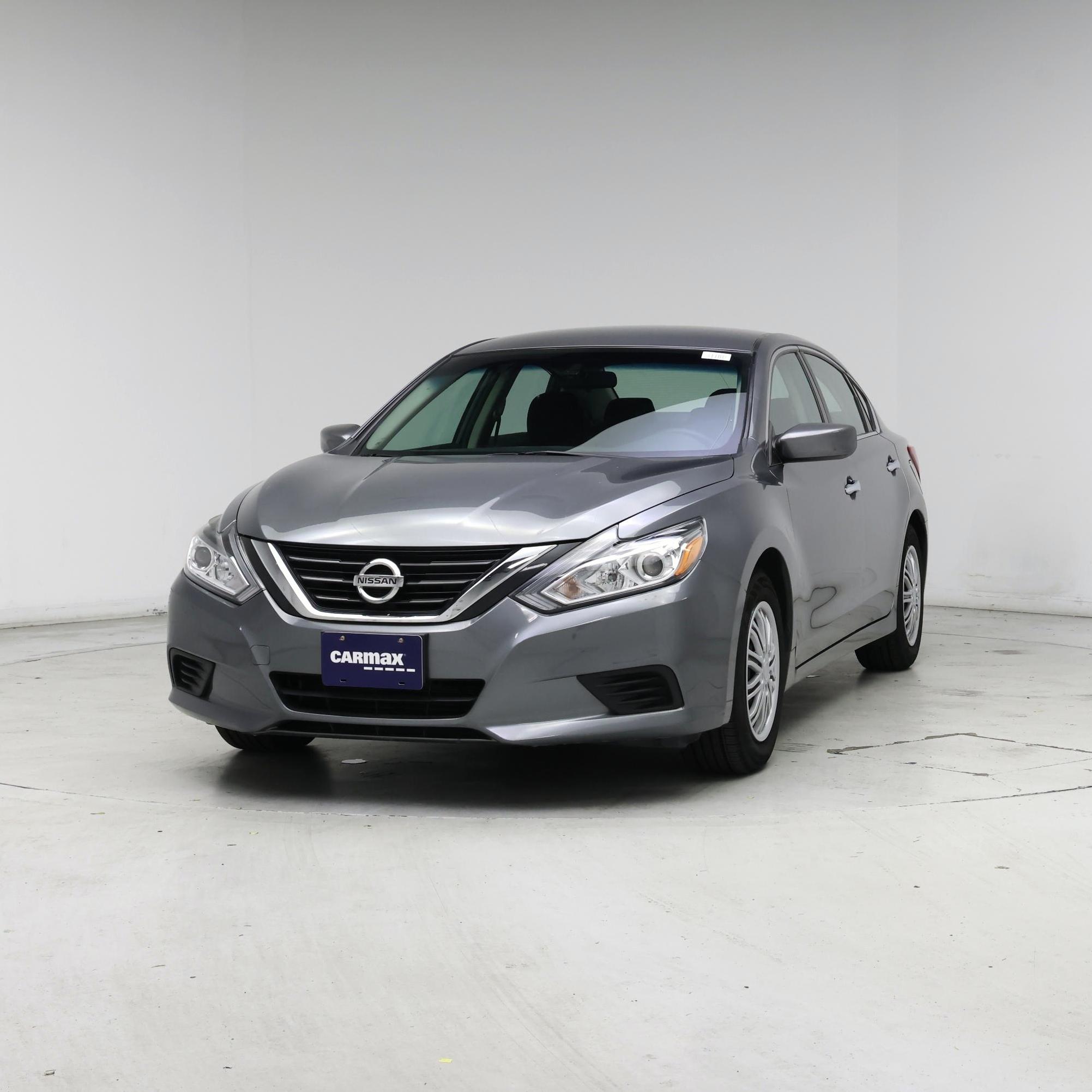 Thumbnail: 2017 Nissan Altima - 4