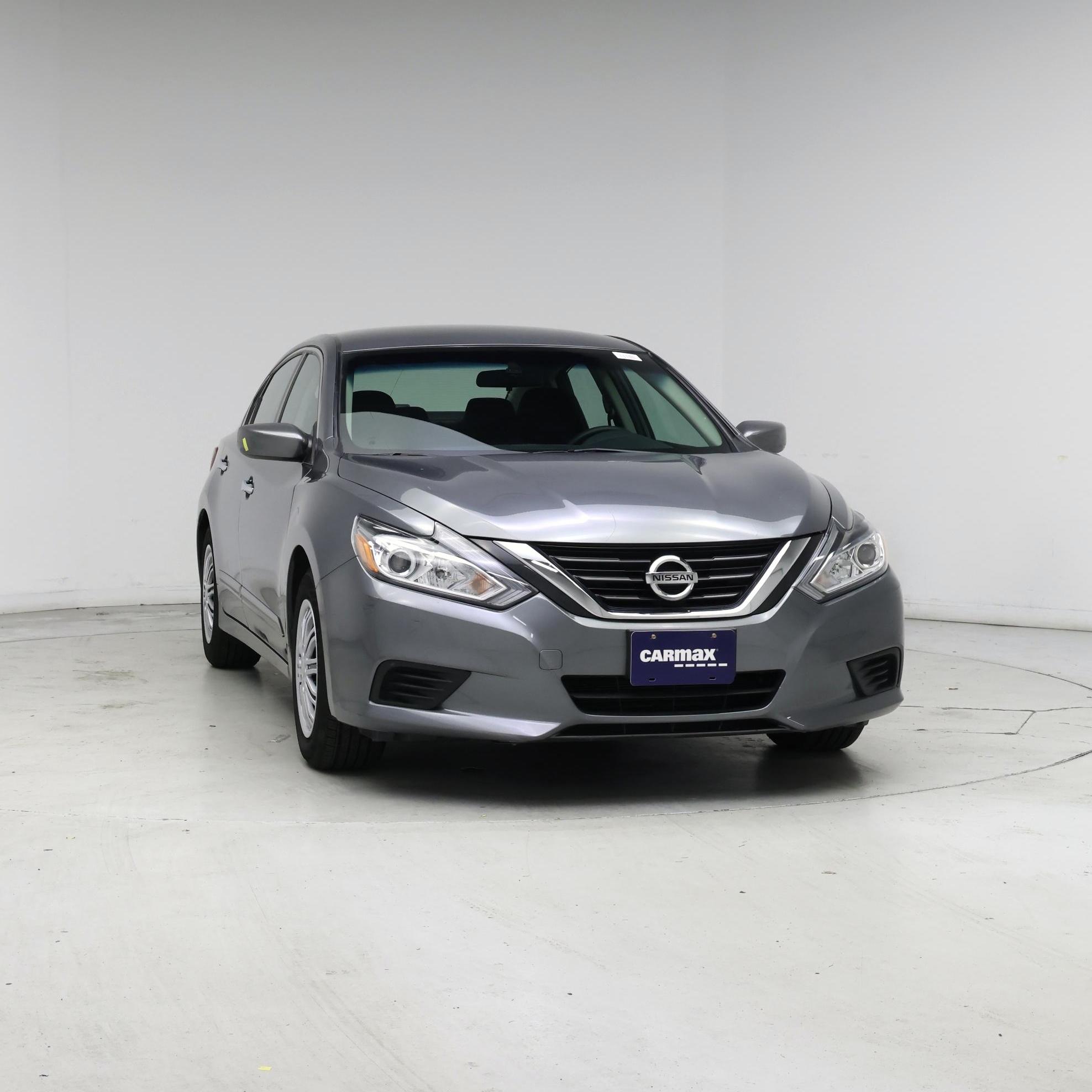 Thumbnail: 2017 Nissan Altima - 5