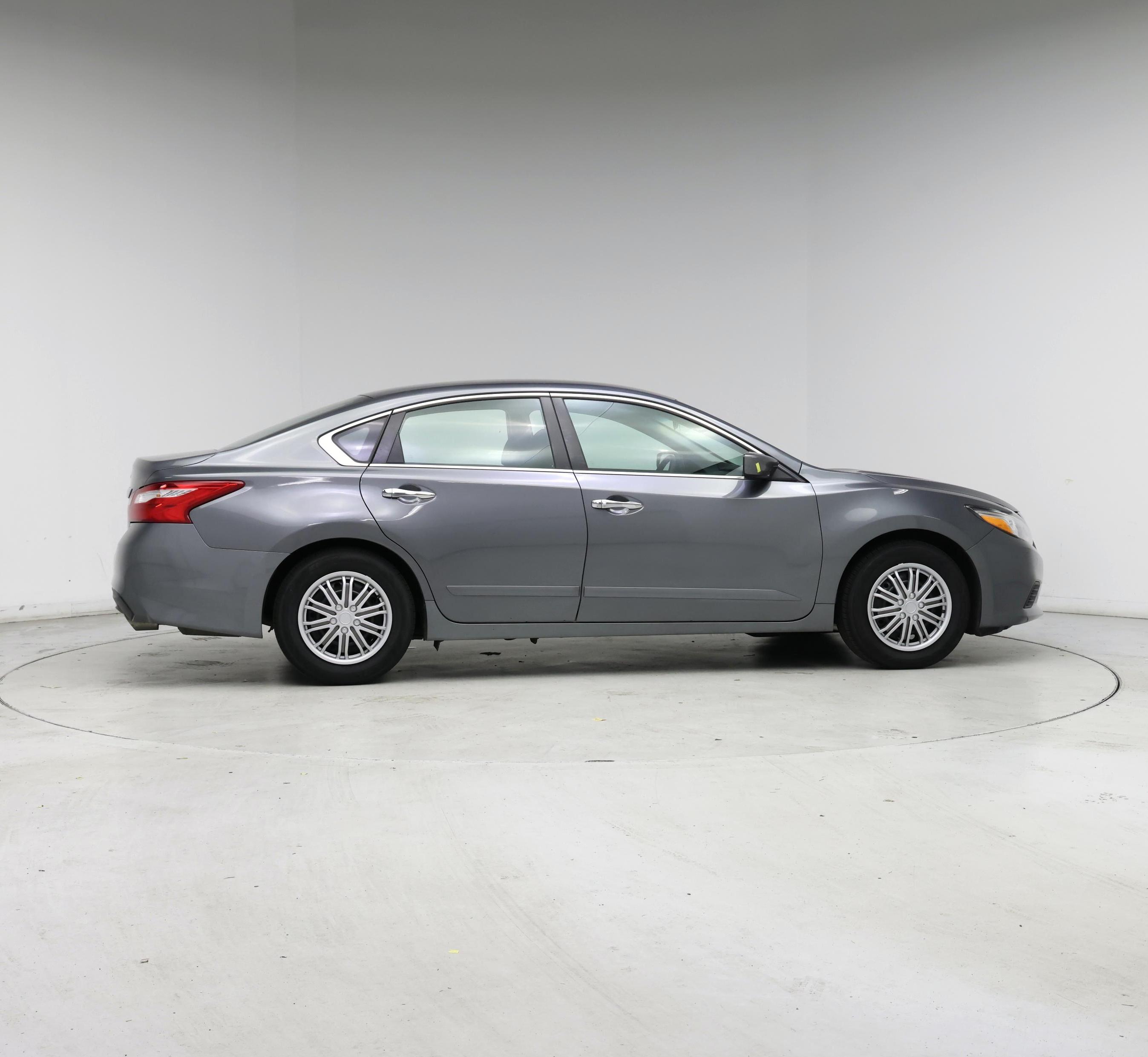 Thumbnail: 2017 Nissan Altima - 7