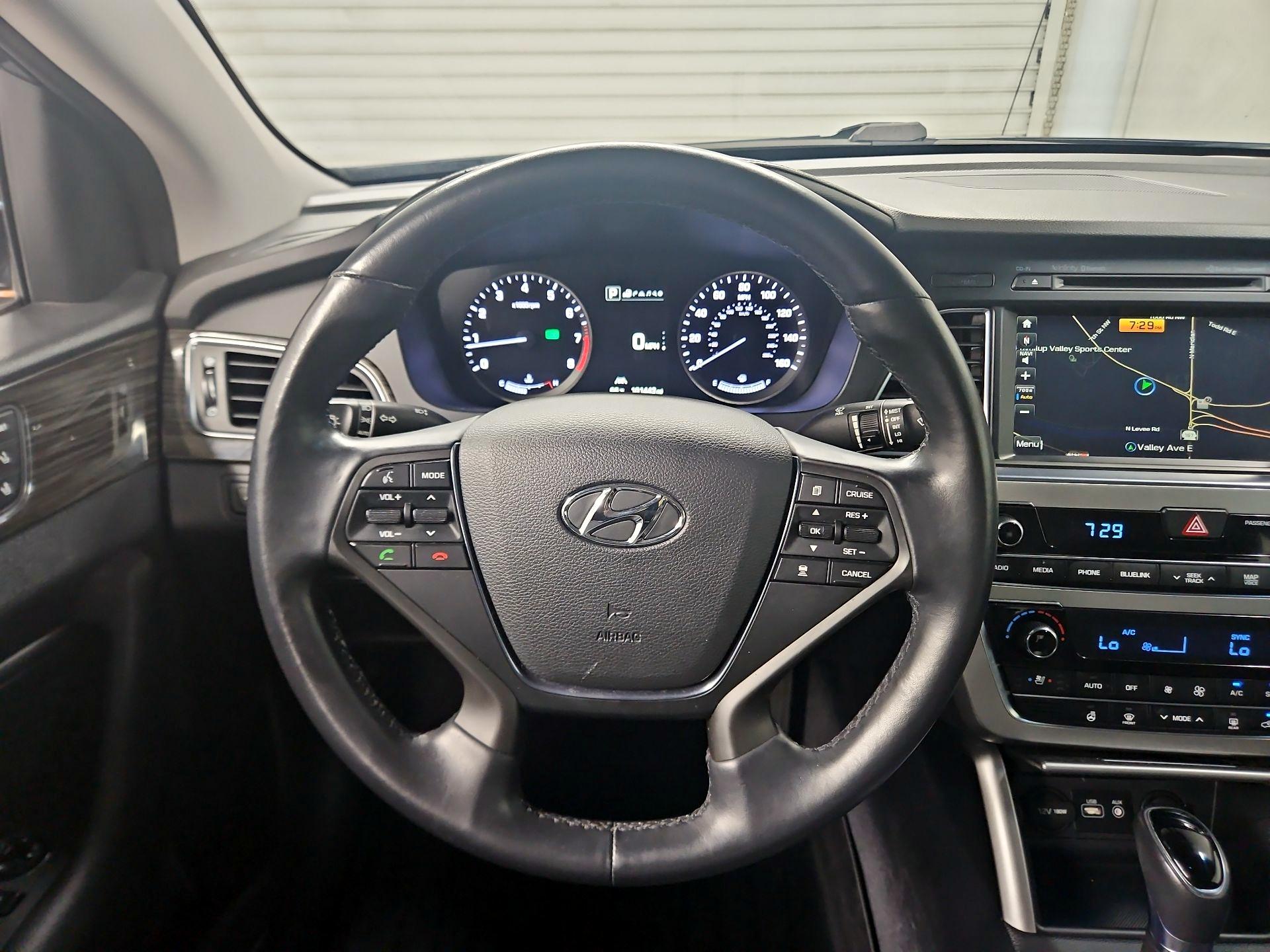Thumbnail: 2015 Hyundai Sonata - 10