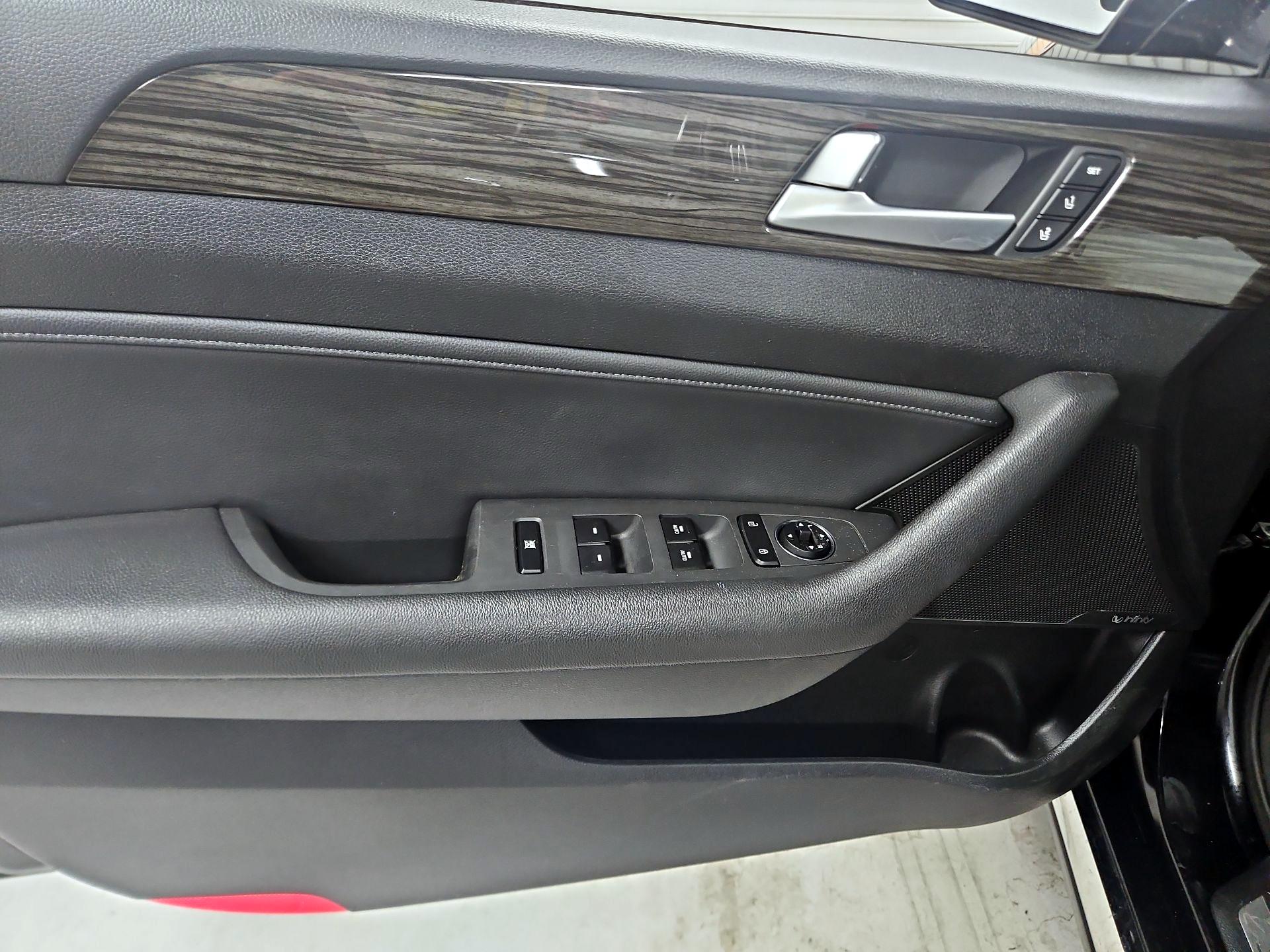 Thumbnail: 2015 Hyundai Sonata - 12