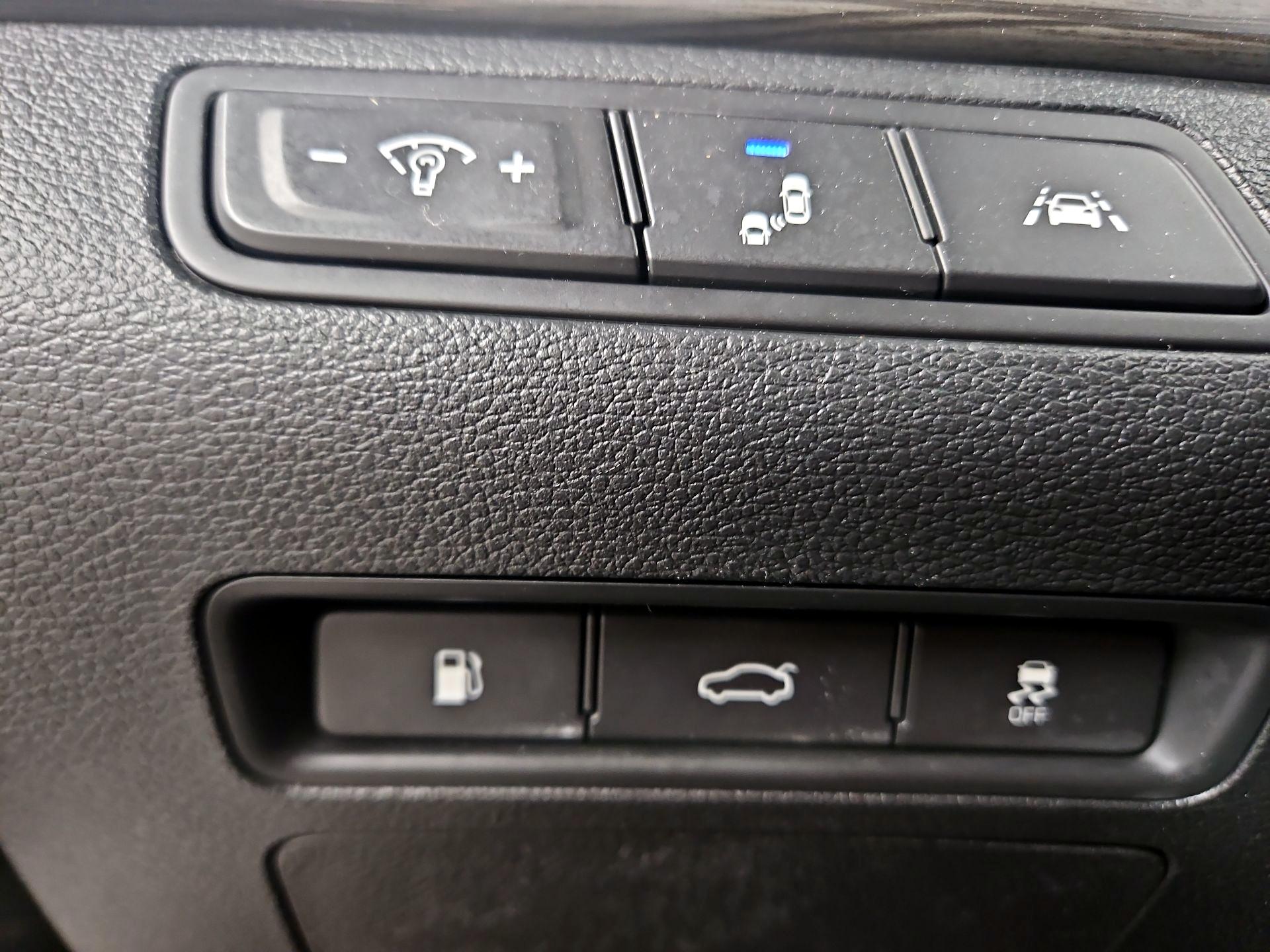 Thumbnail: 2015 Hyundai Sonata - 13