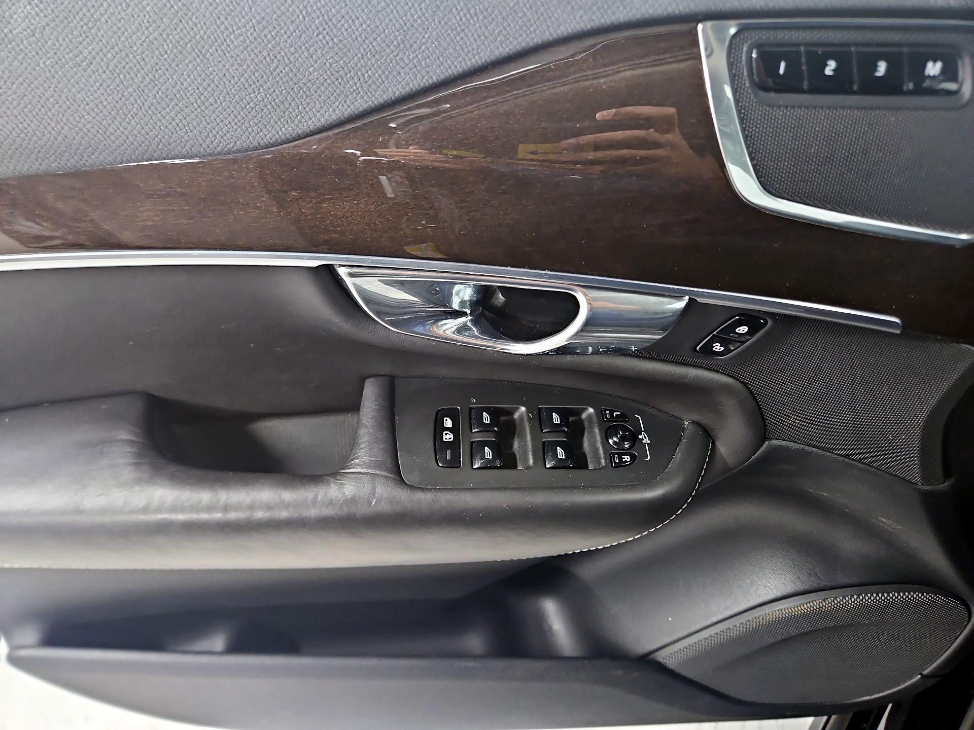 Thumbnail: 2017 Volvo XC90 - 12