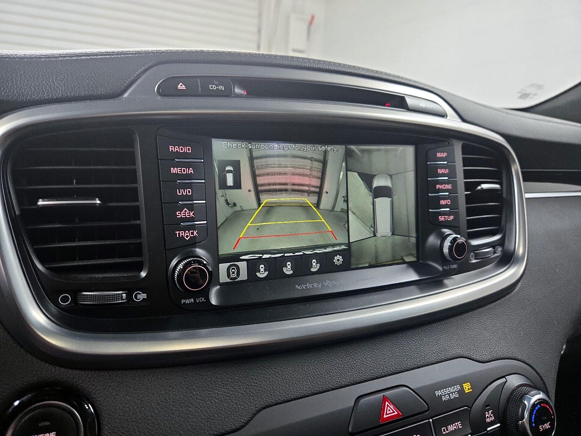 Thumbnail: 2017 Kia Sorento - 14