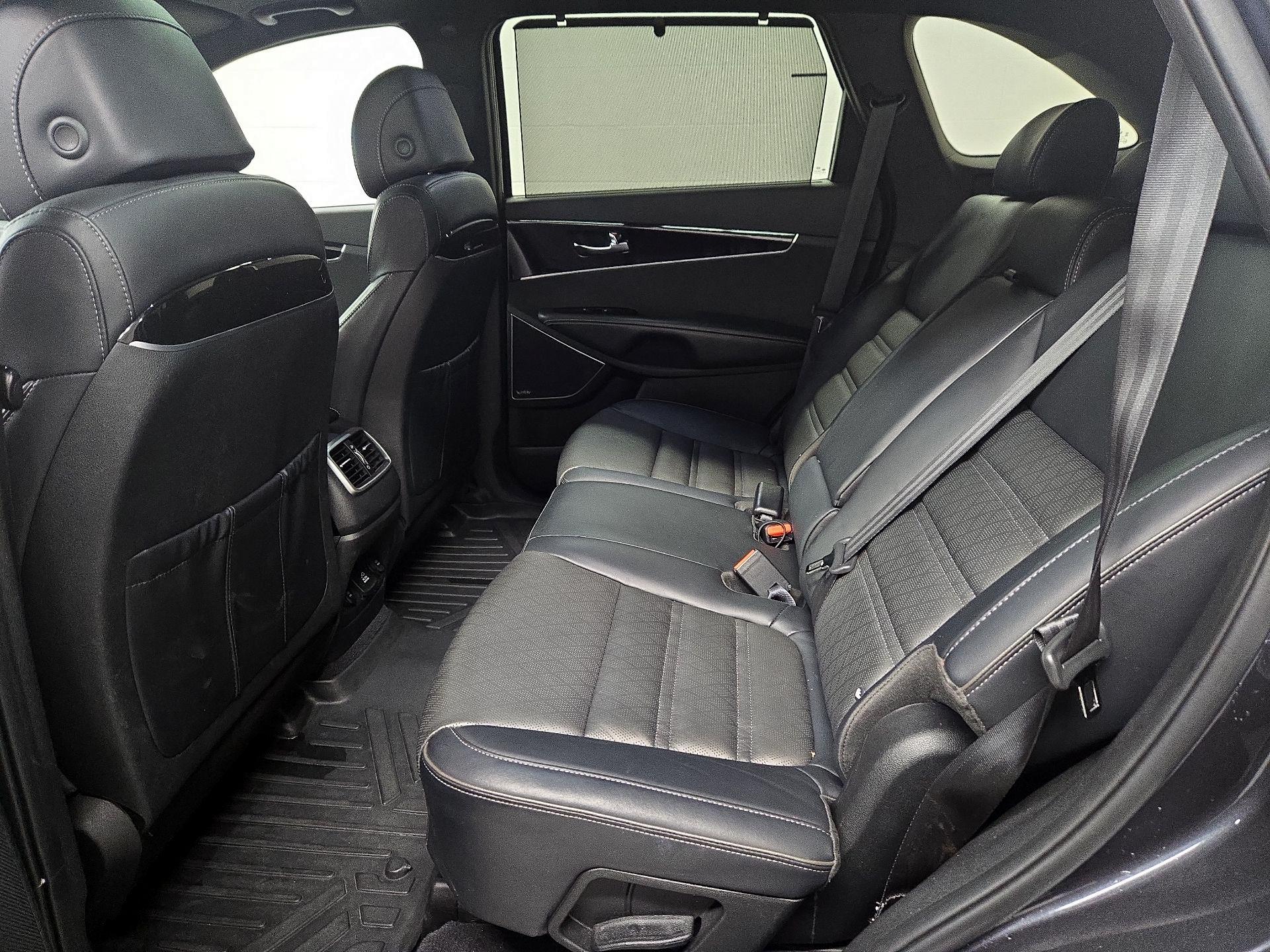 Thumbnail: 2017 Kia Sorento - 20