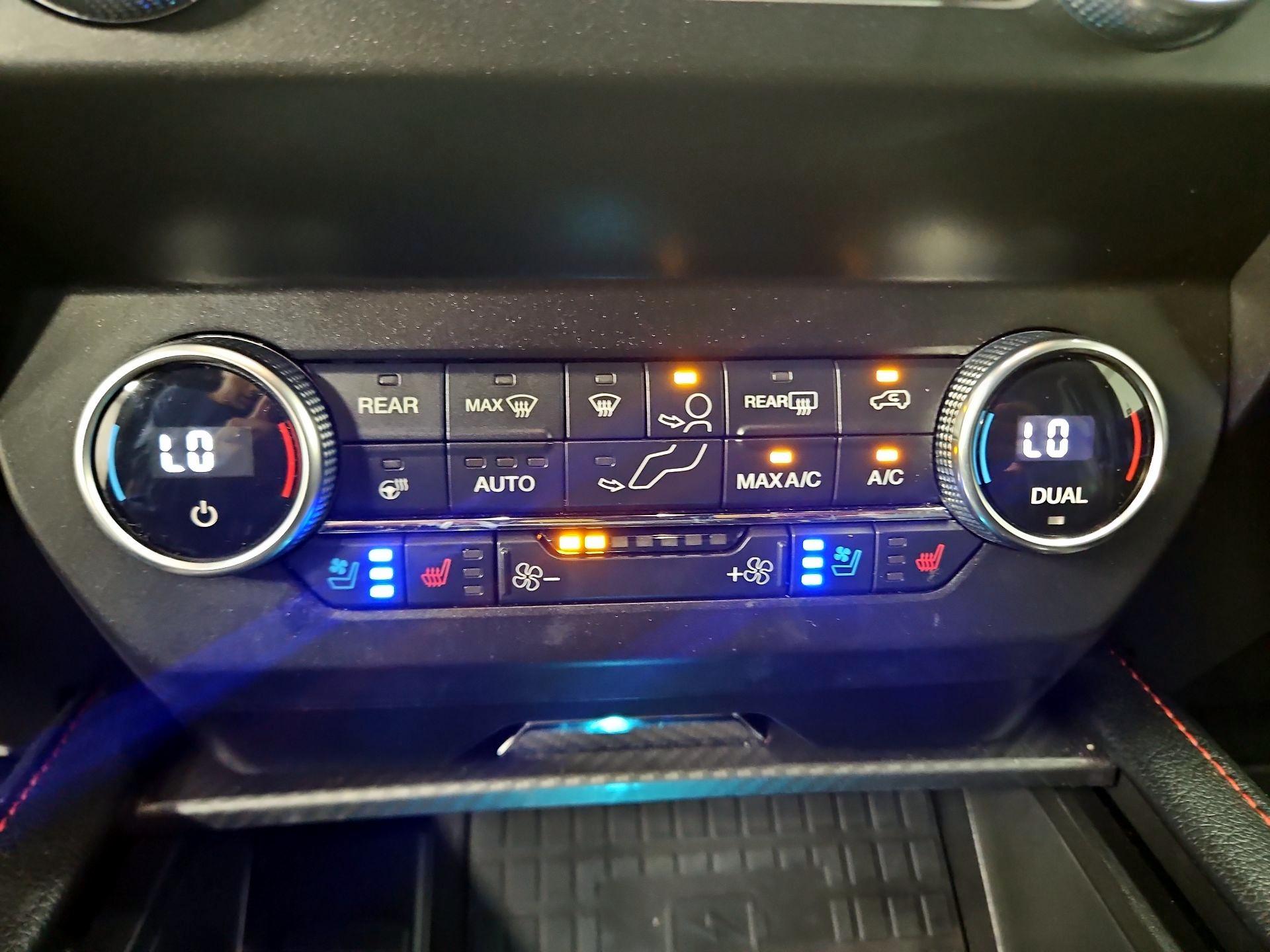 Thumbnail: 2021 Ford Expedition - 17