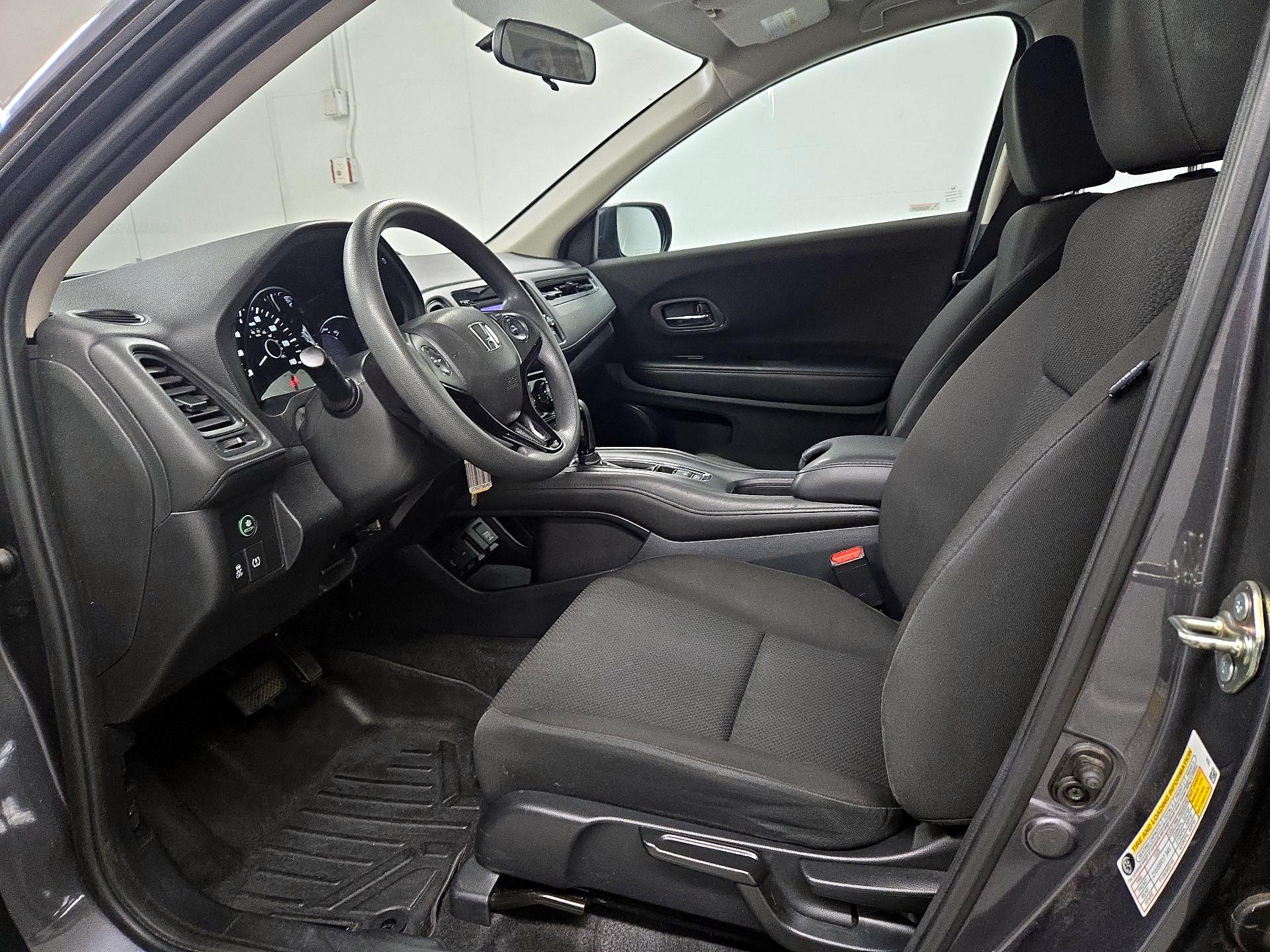 Thumbnail: 2018 Honda HR-V - 11