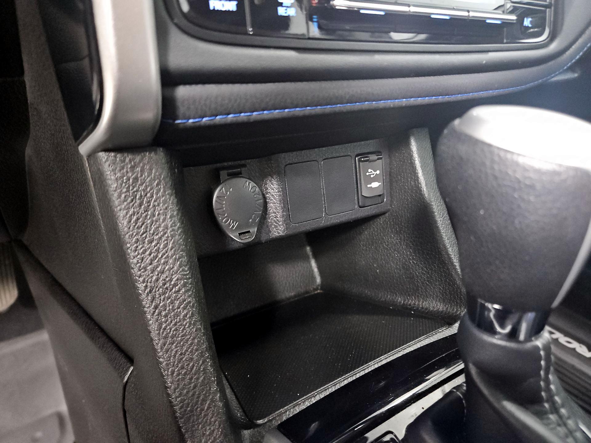 Thumbnail: 2019 Toyota Corolla - 18