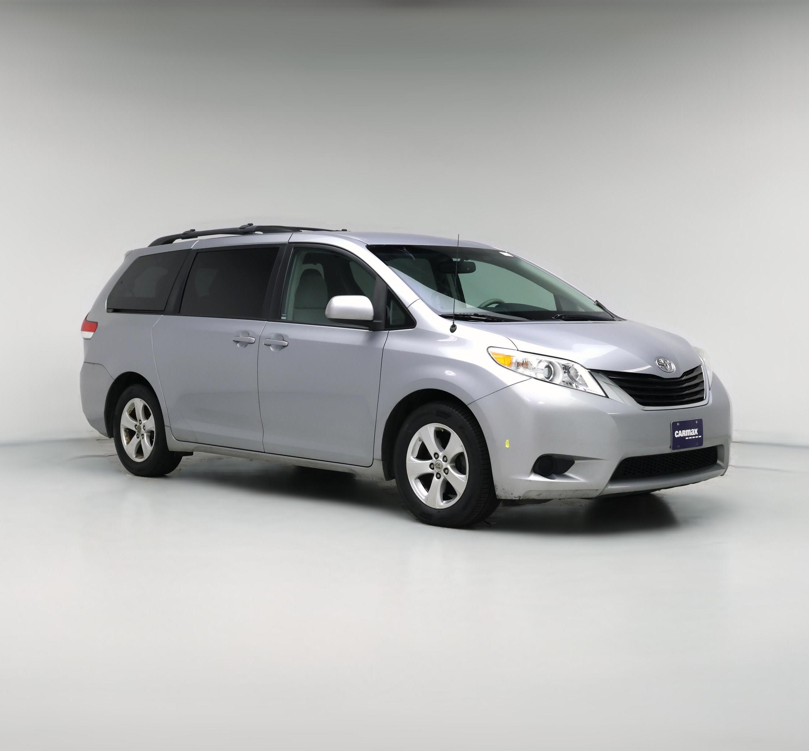 Thumbnail: 2014 Toyota Sienna - 1