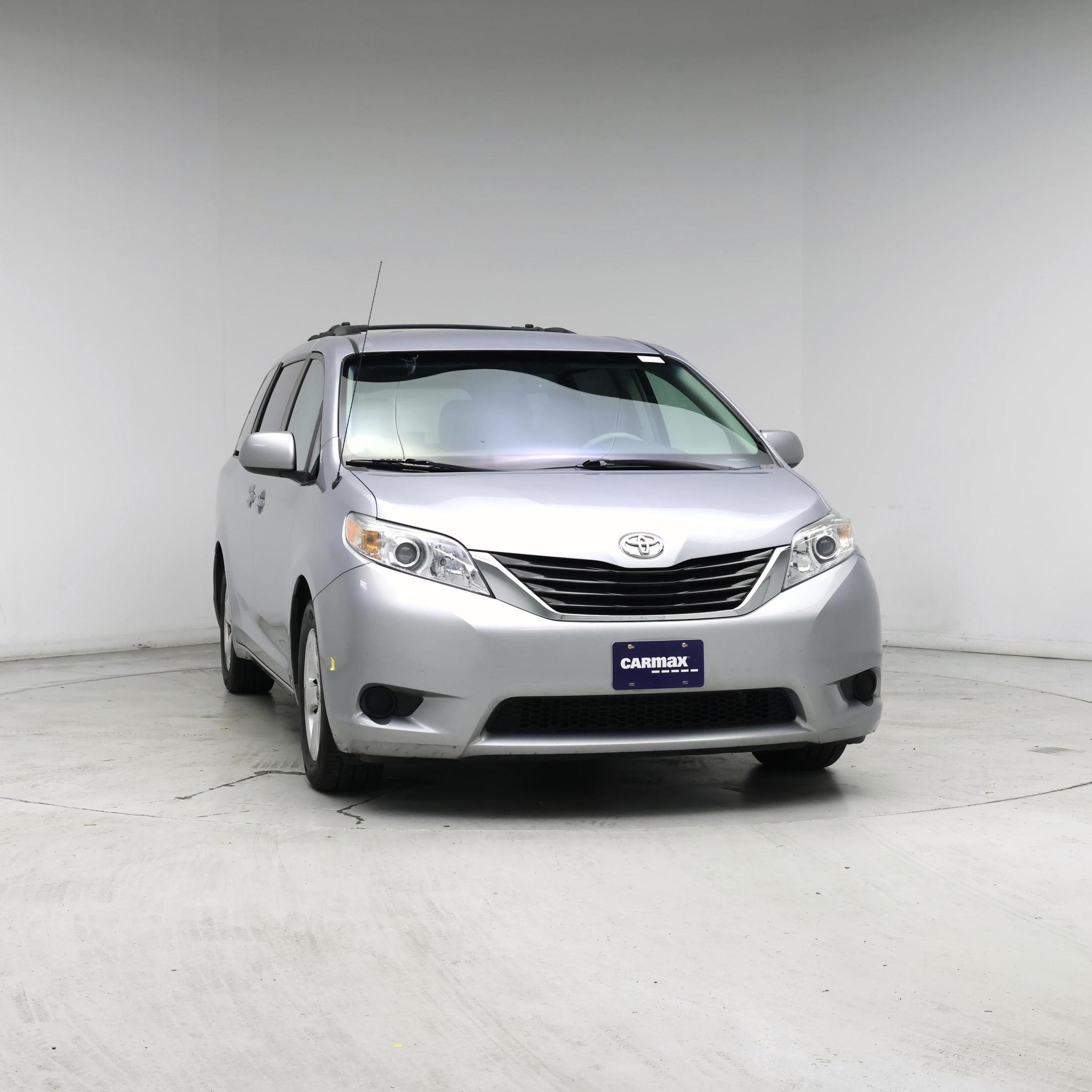 Thumbnail: 2014 Toyota Sienna - 5