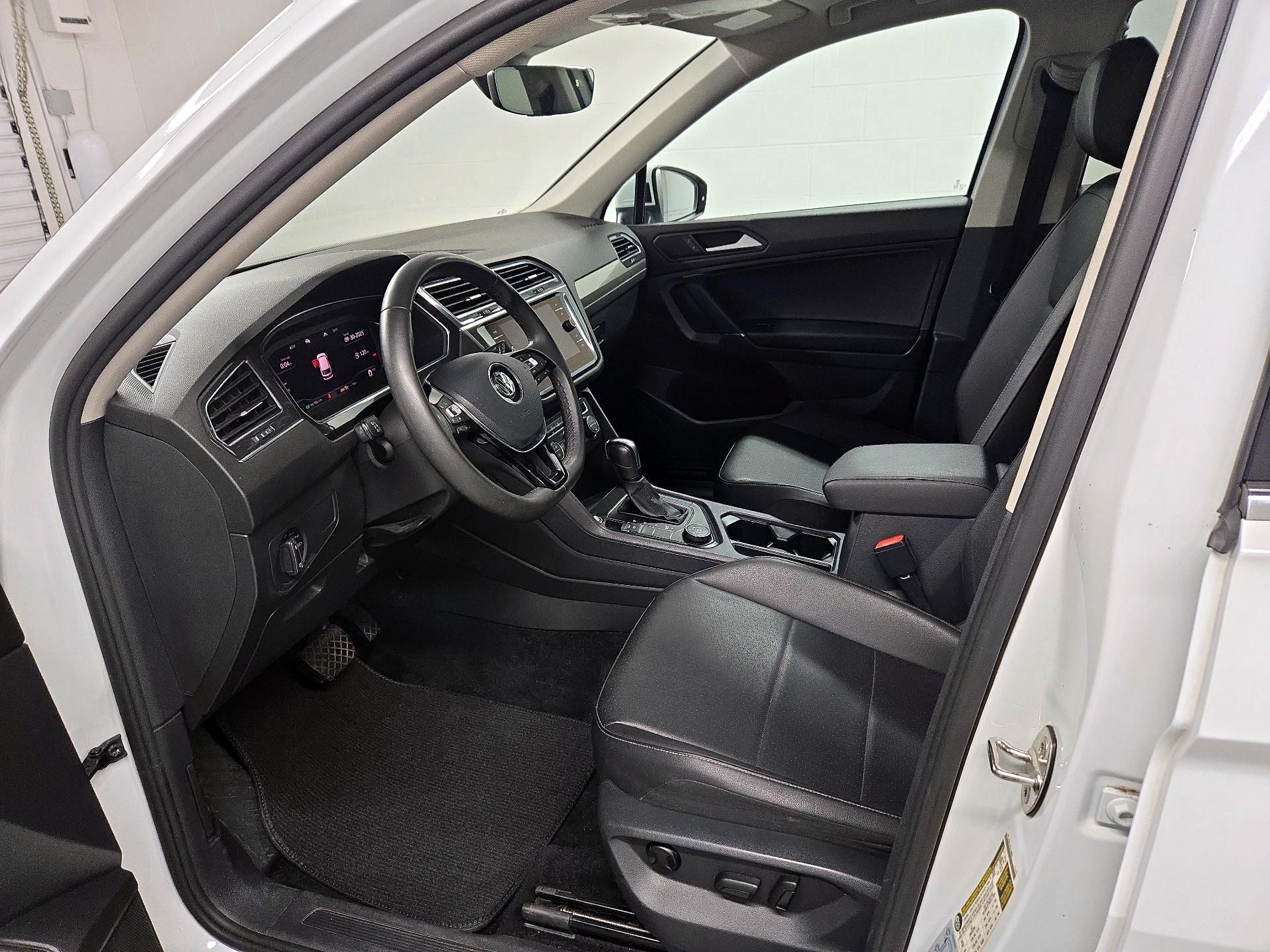 Thumbnail: 2020 Volkswagen Tiguan - 11