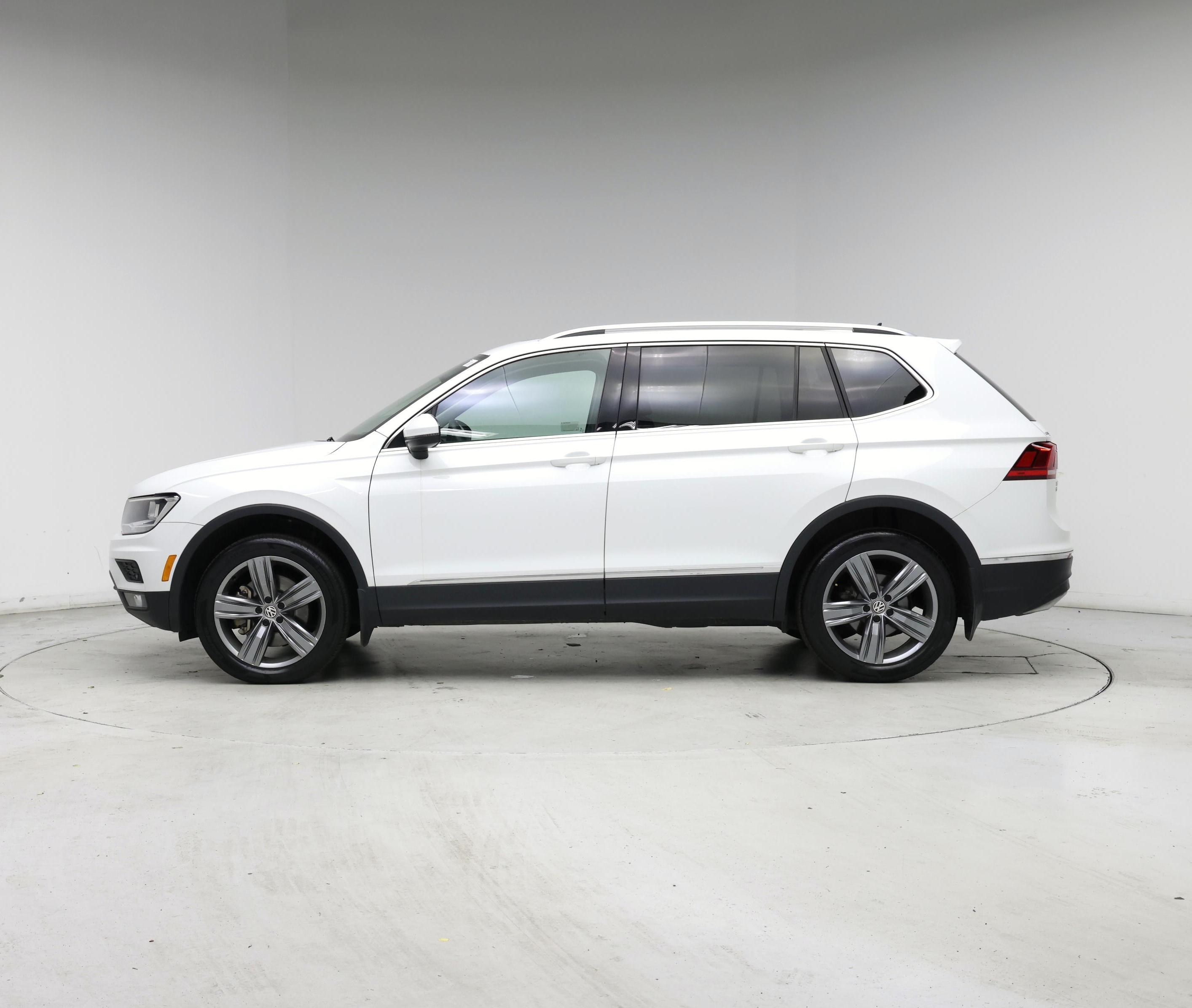 Thumbnail: 2020 Volkswagen Tiguan - 3