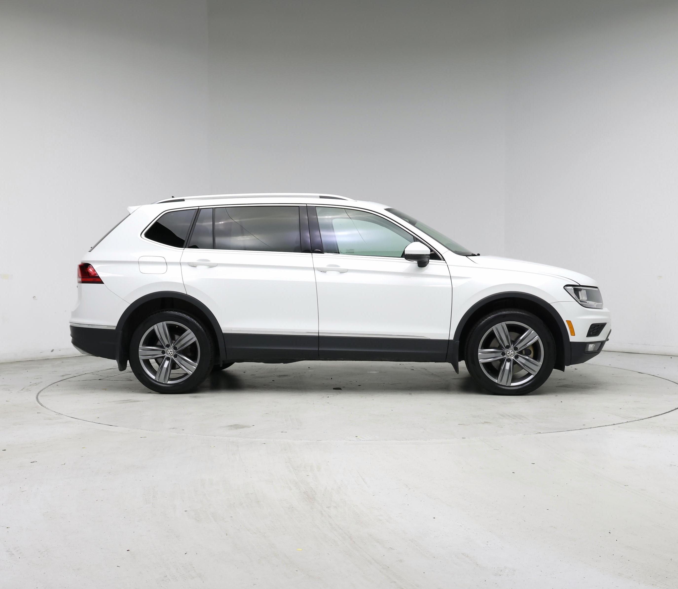 Thumbnail: 2020 Volkswagen Tiguan - 7