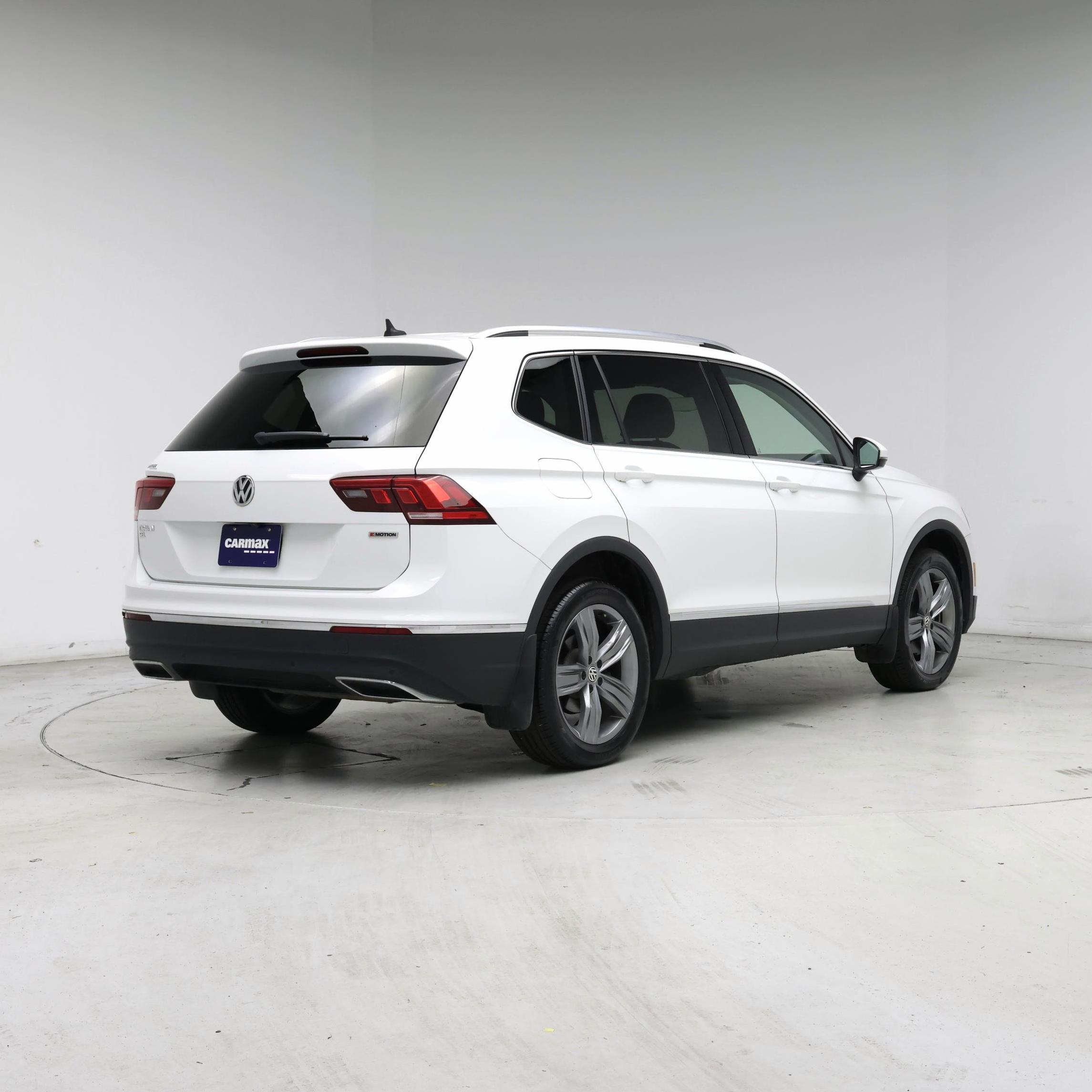 Thumbnail: 2020 Volkswagen Tiguan - 8