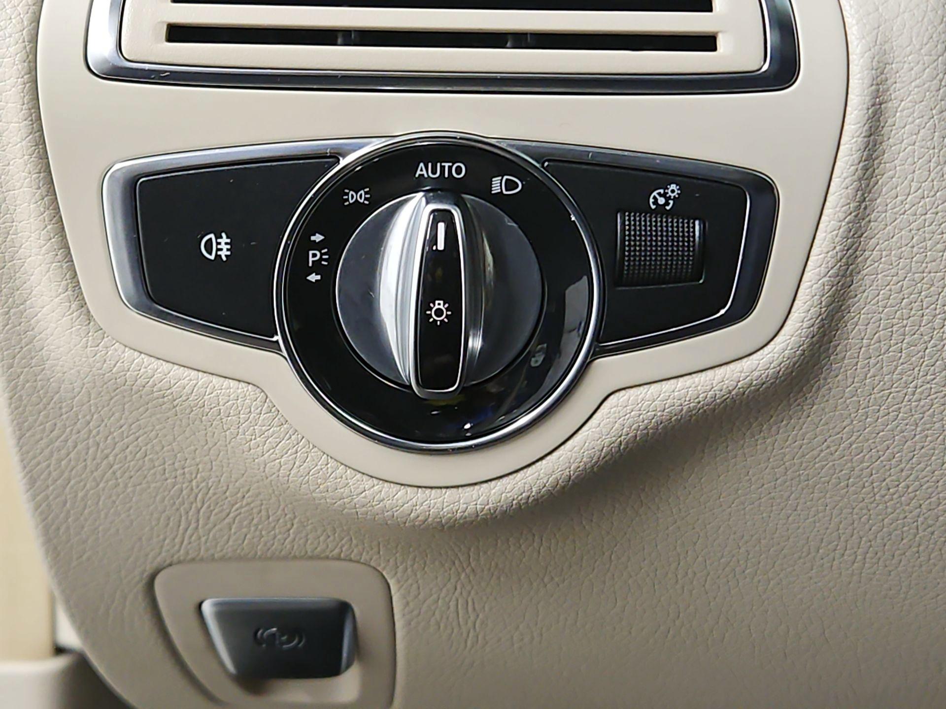 Thumbnail: 2015 Mercedes-Benz C-Class - 13