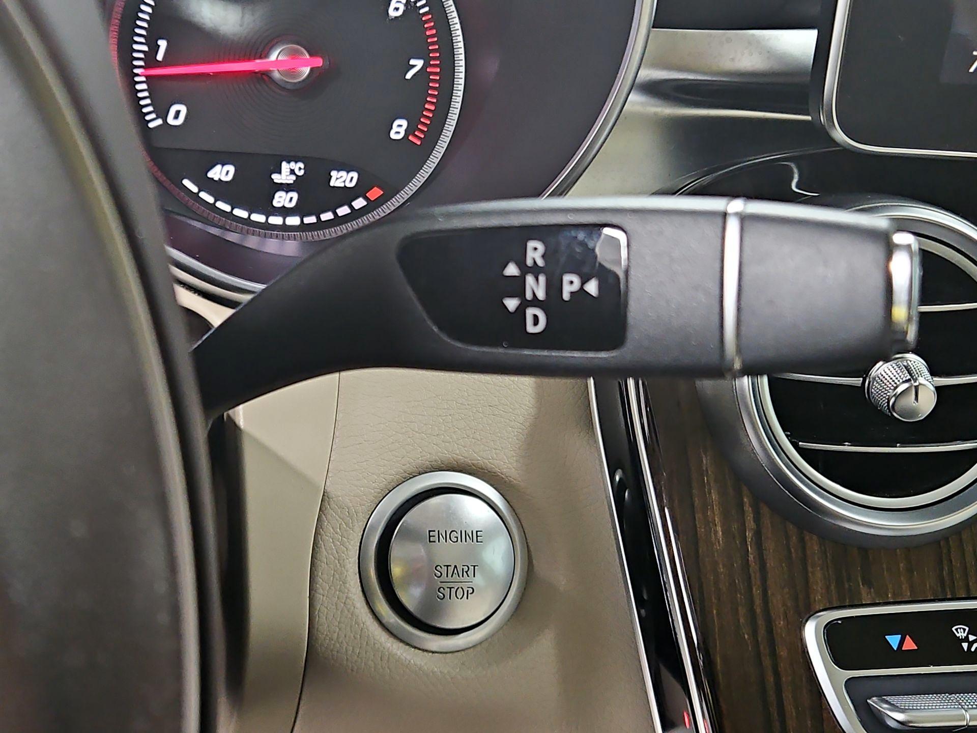 Thumbnail: 2015 Mercedes-Benz C-Class - 18