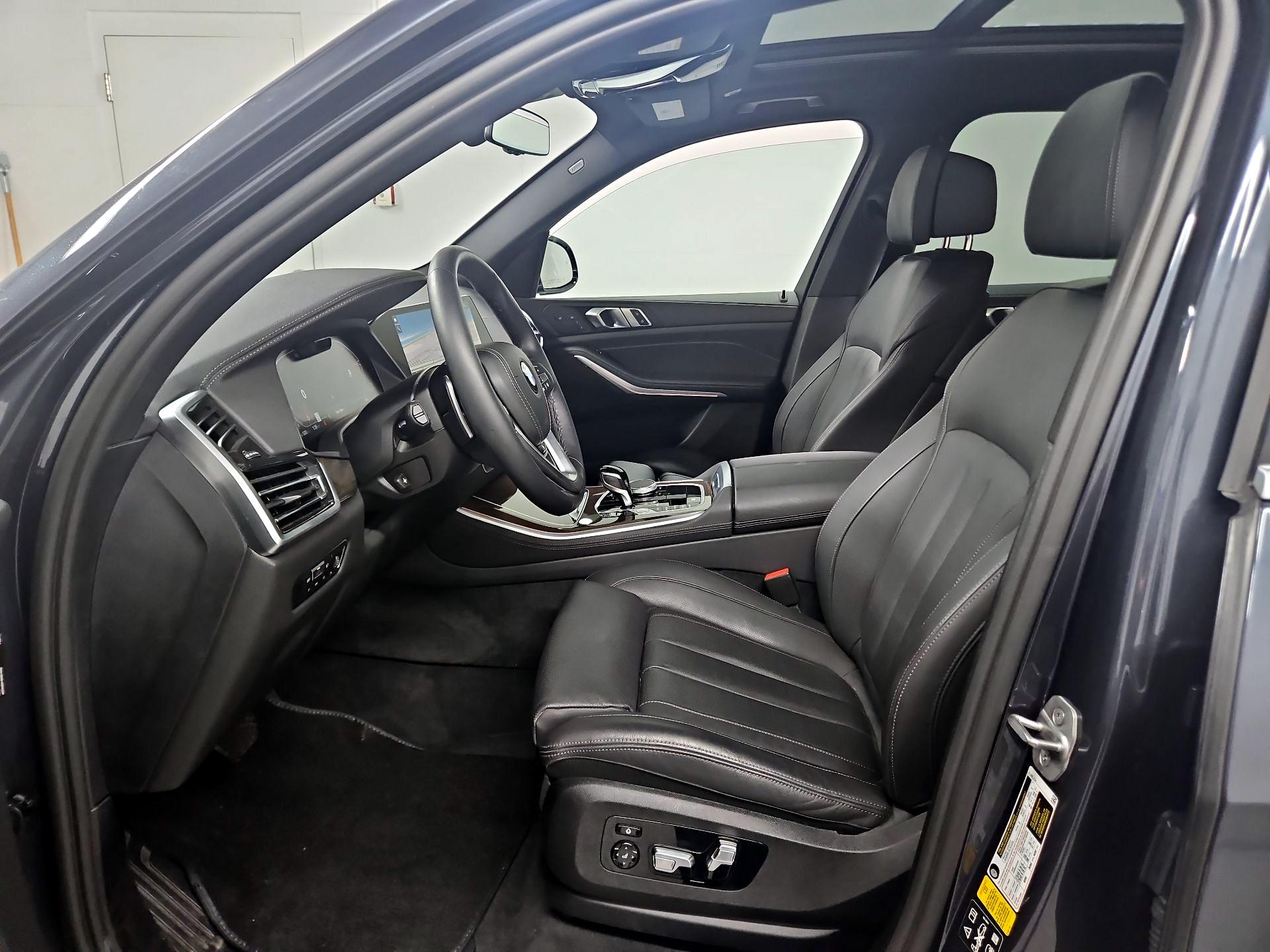 Thumbnail: 2022 BMW X5 - 11
