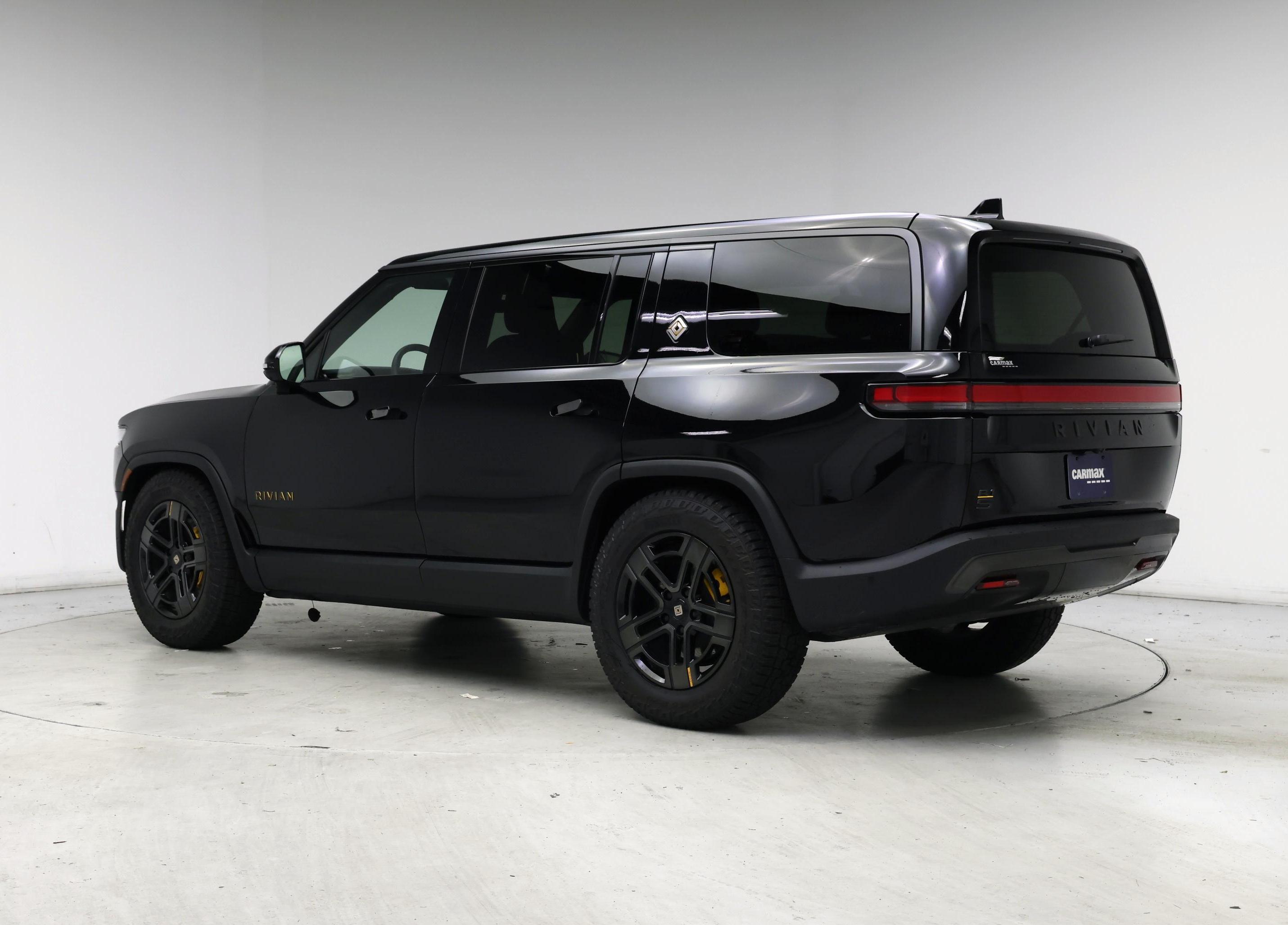 Thumbnail: 2025 Rivian R1S - 2