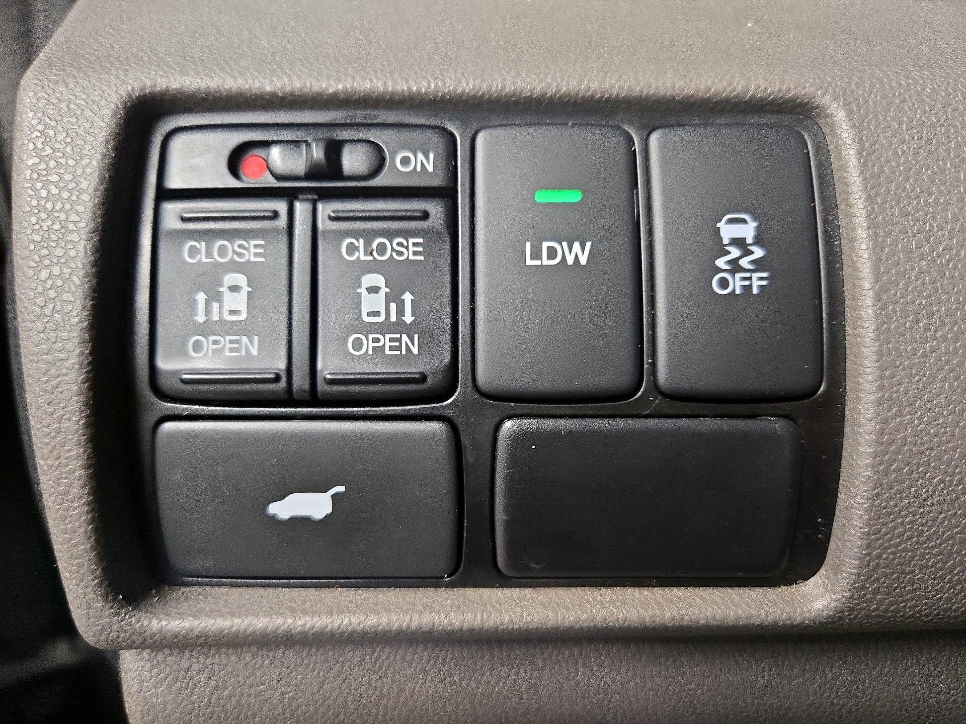 Thumbnail: 2016 Honda Odyssey - 13
