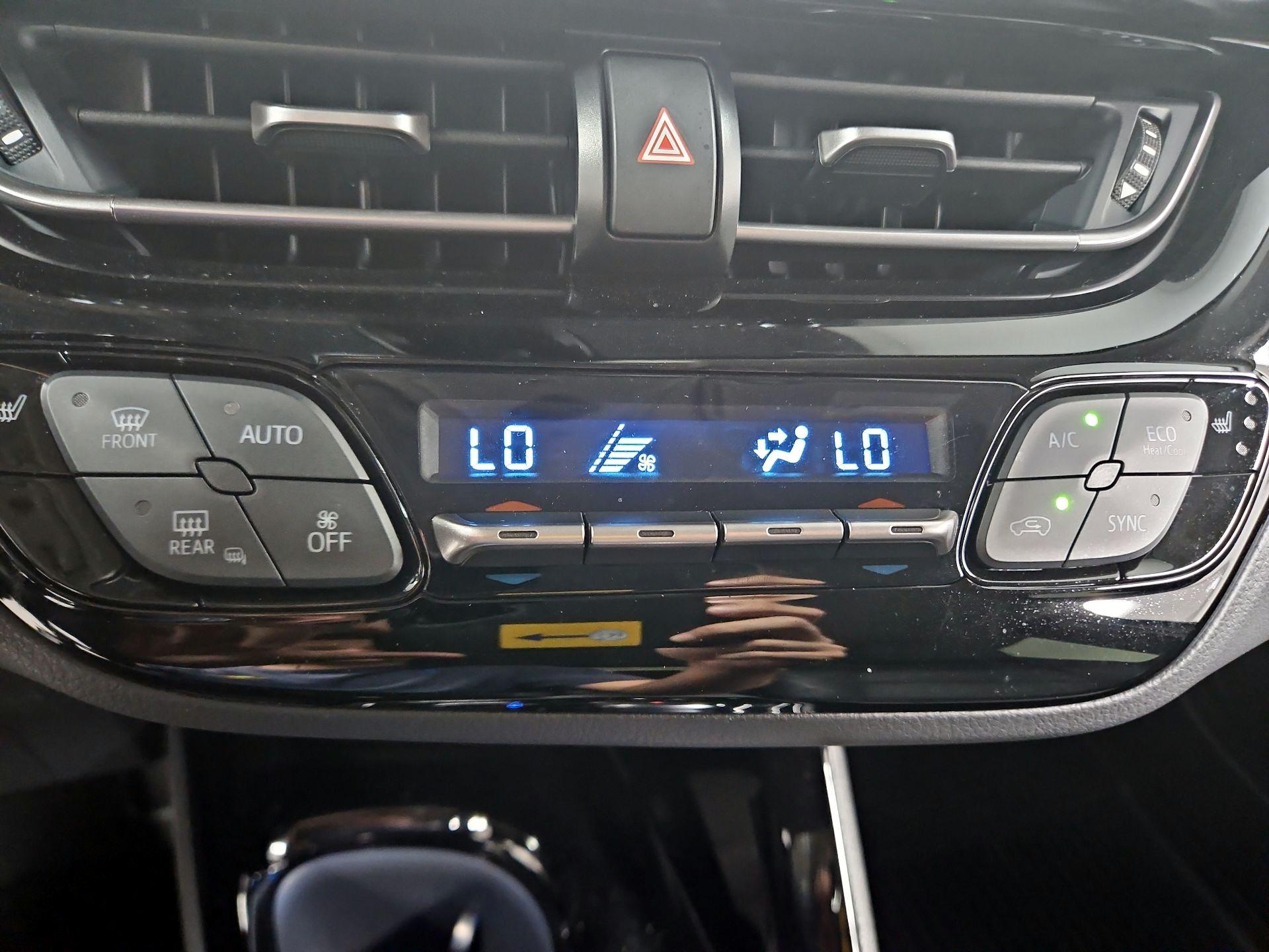 Thumbnail: 2021 Toyota C-HR - 16