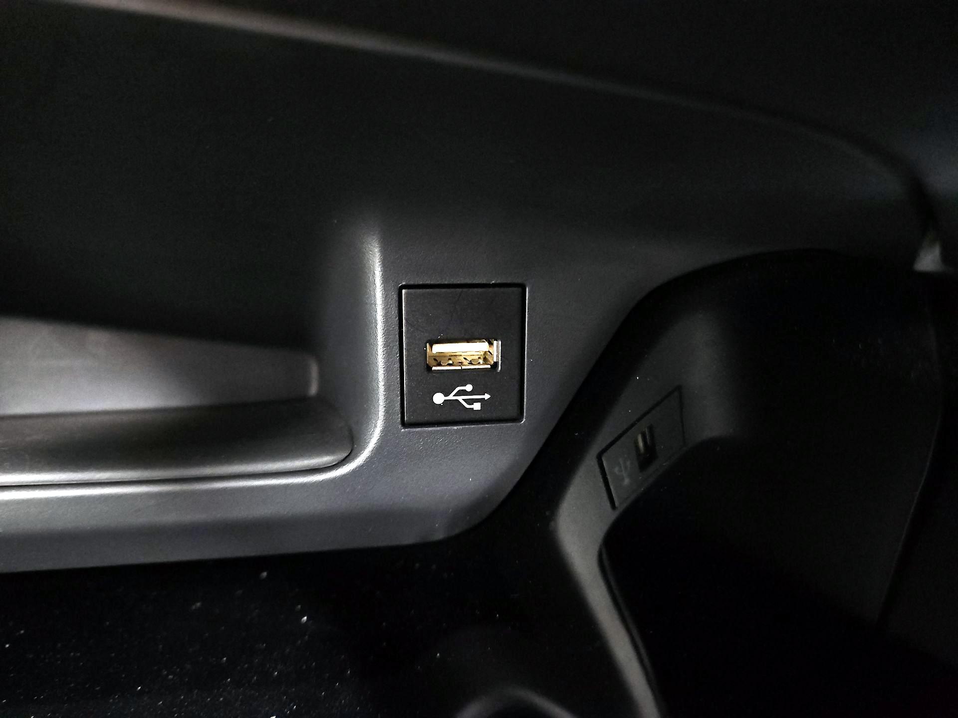 Thumbnail: 2021 Toyota C-HR - 18