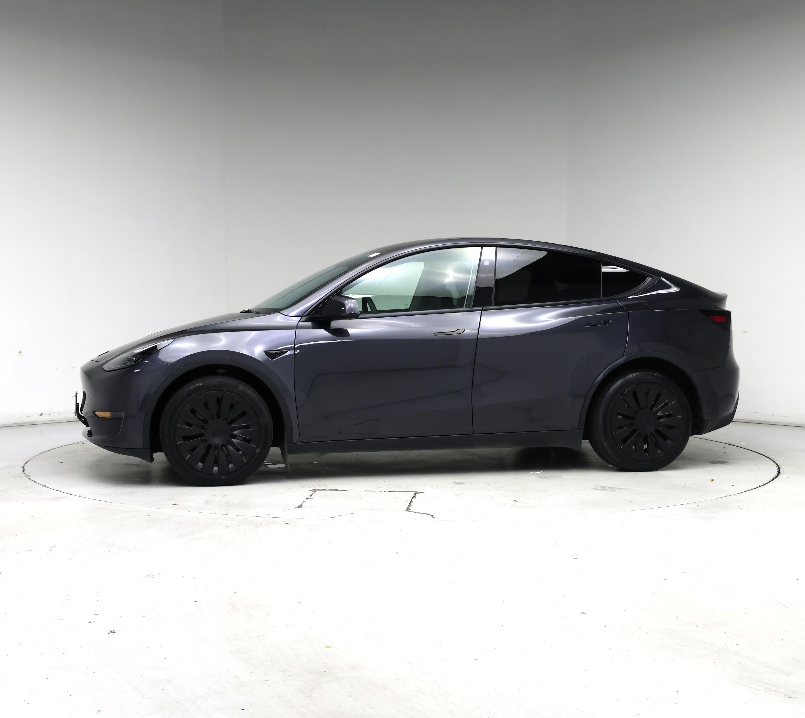 Thumbnail: 2024 Tesla Model Y - 3