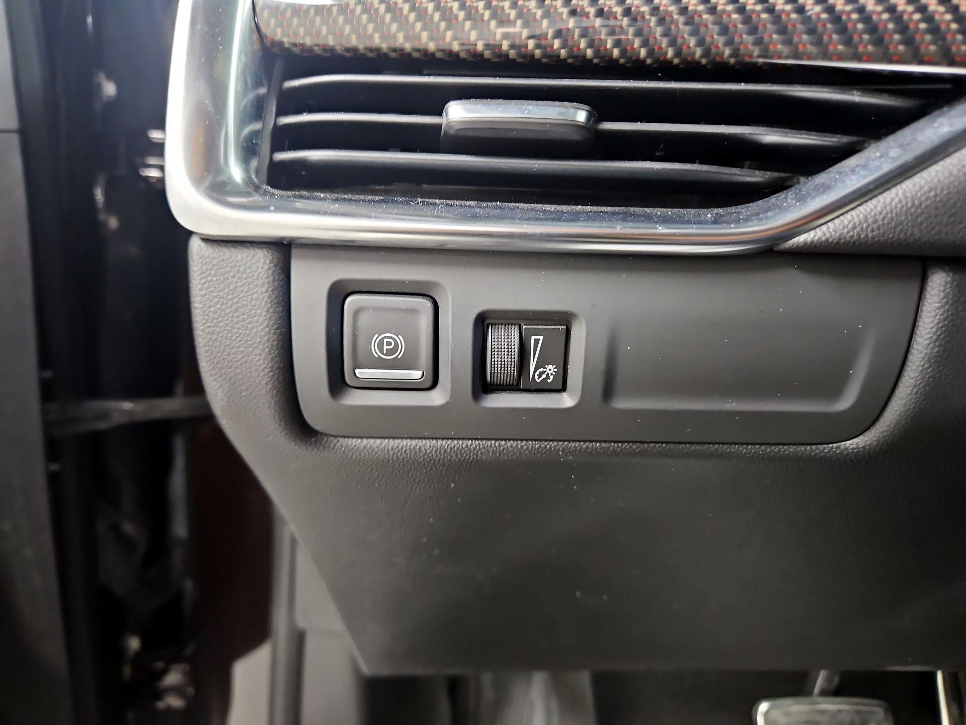Thumbnail: 2020 Cadillac XT4 - 13
