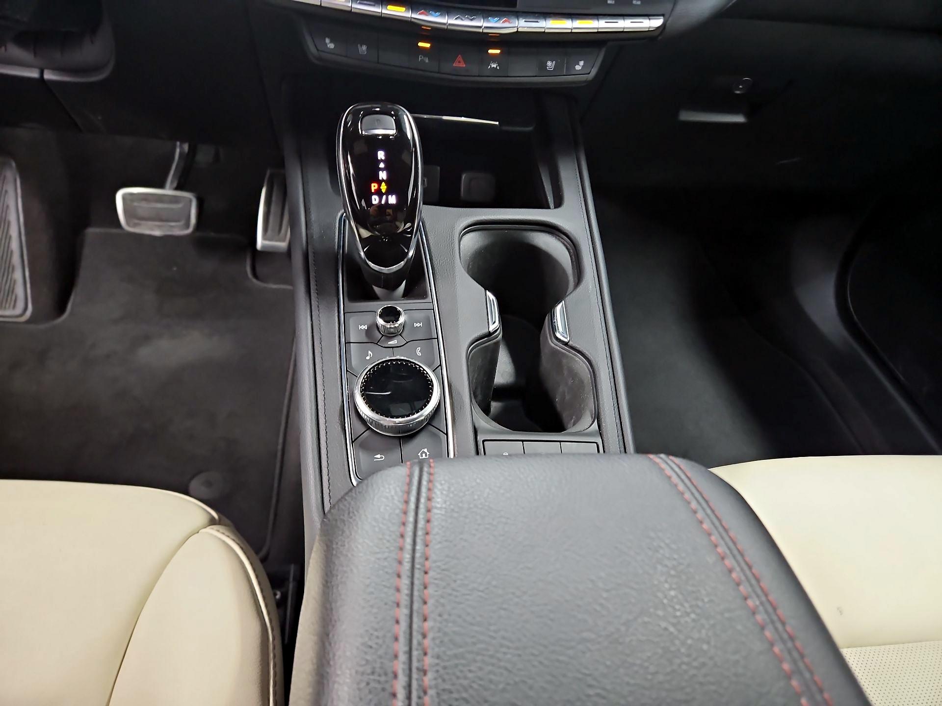Thumbnail: 2020 Cadillac XT4 - 17