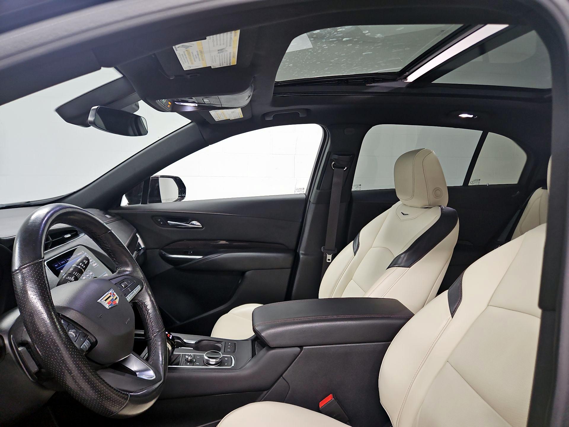 Thumbnail: 2020 Cadillac XT4 - 19