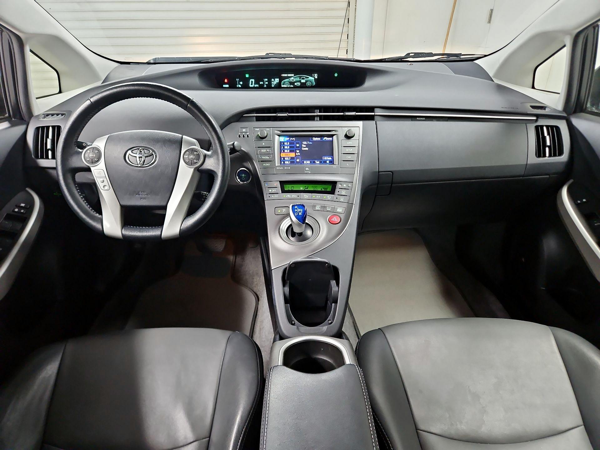 Thumbnail: 2014 Toyota Prius - 9