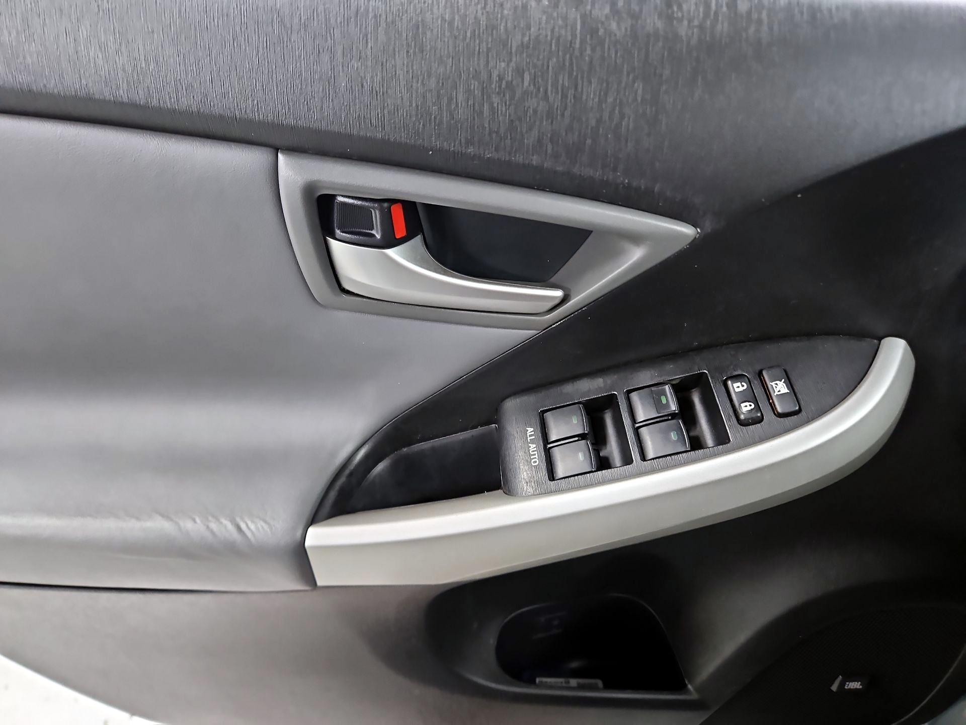 Thumbnail: 2014 Toyota Prius - 12