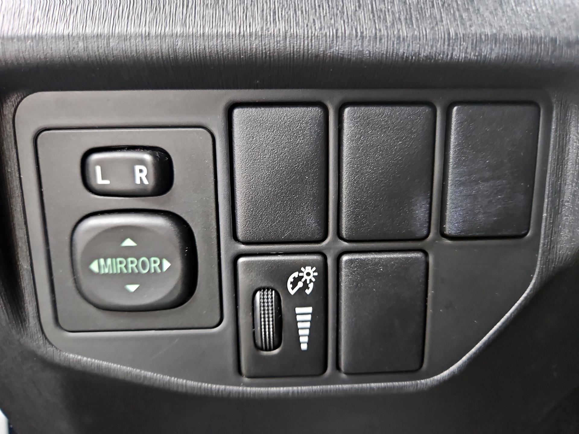 Thumbnail: 2014 Toyota Prius - 13