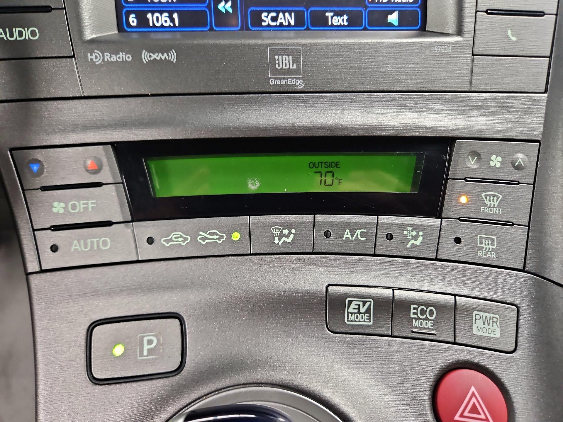 Thumbnail: 2014 Toyota Prius - 16