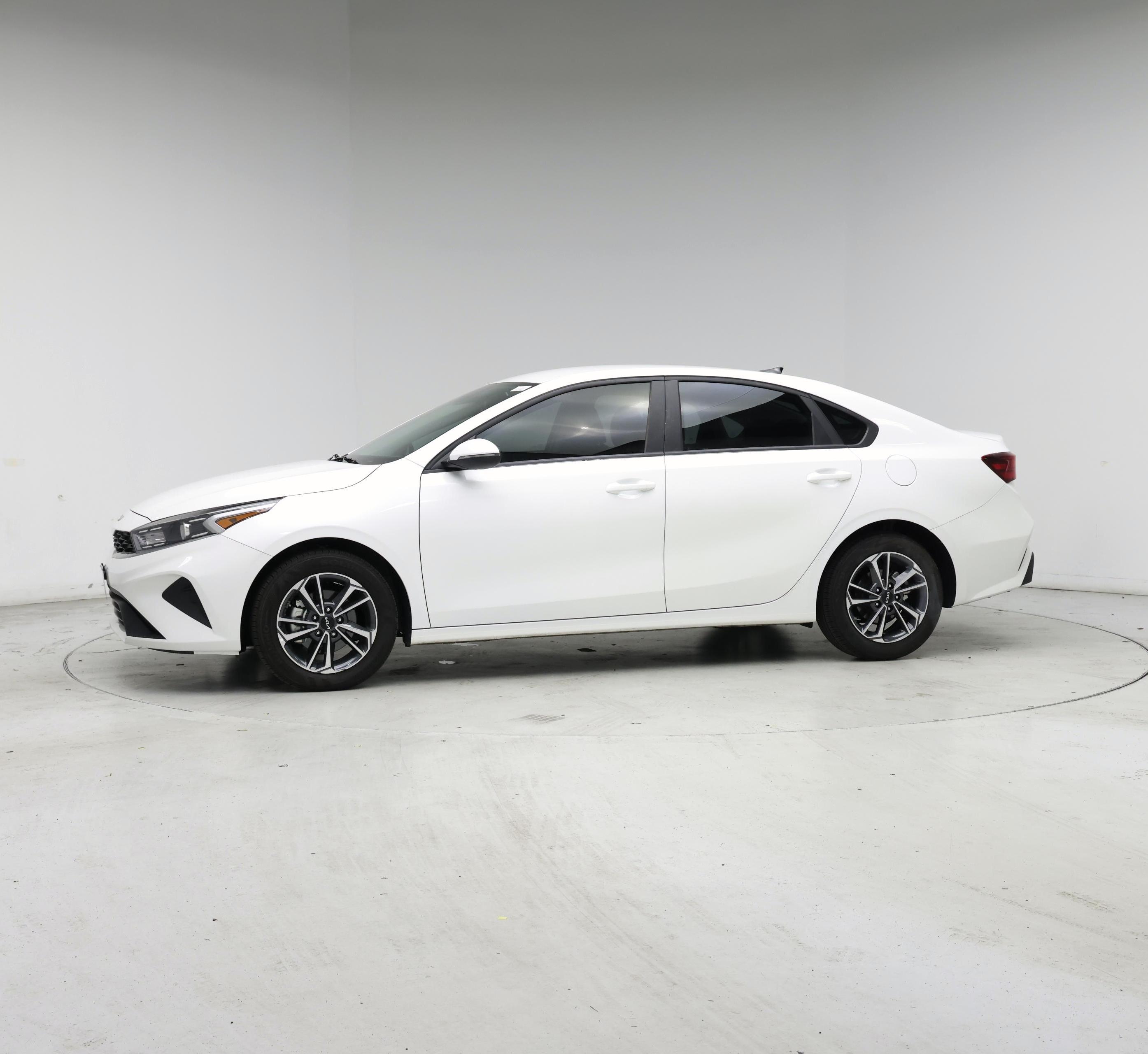 Thumbnail: 2024 Kia Forte - 3