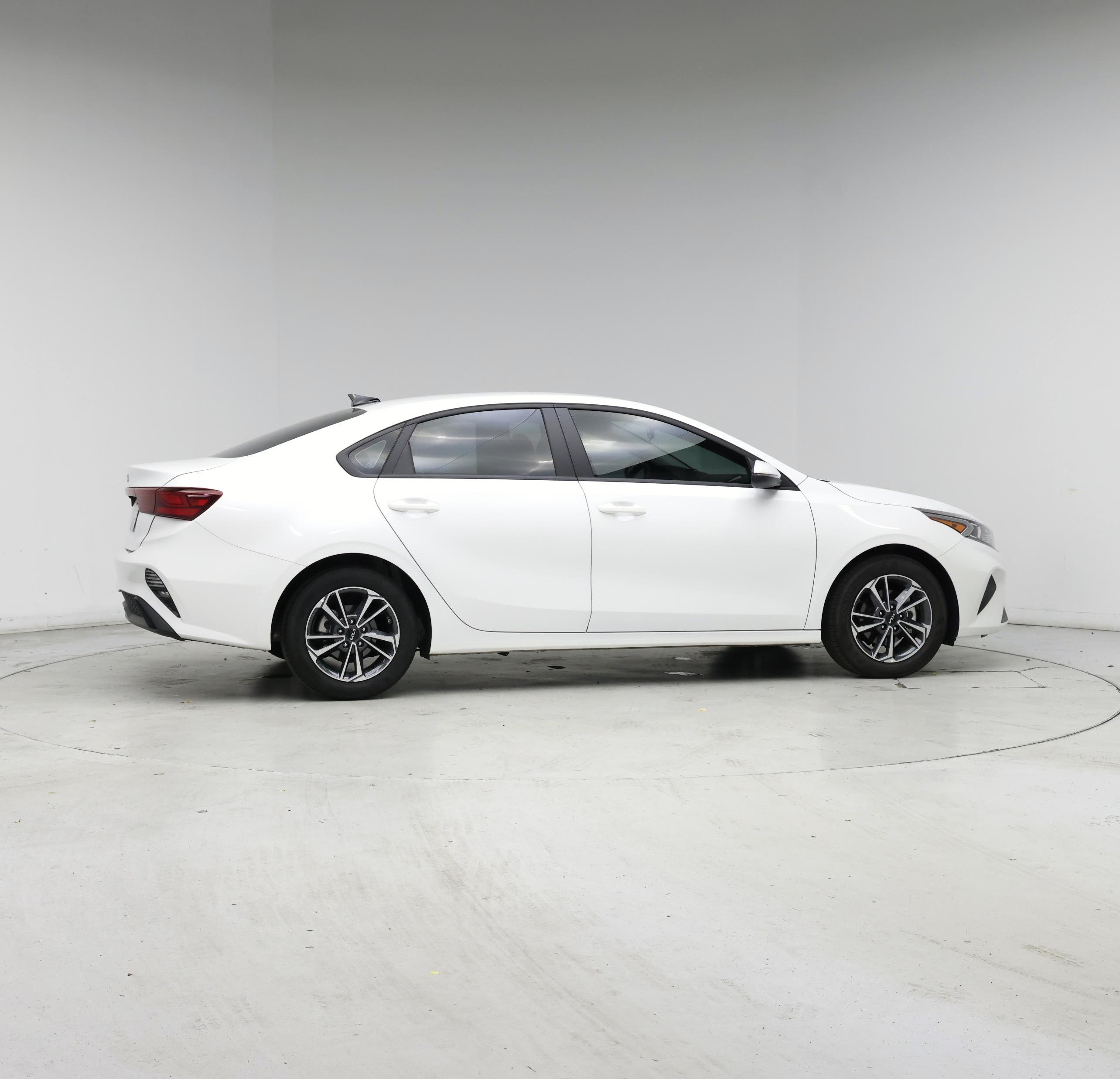 Thumbnail: 2024 Kia Forte - 7