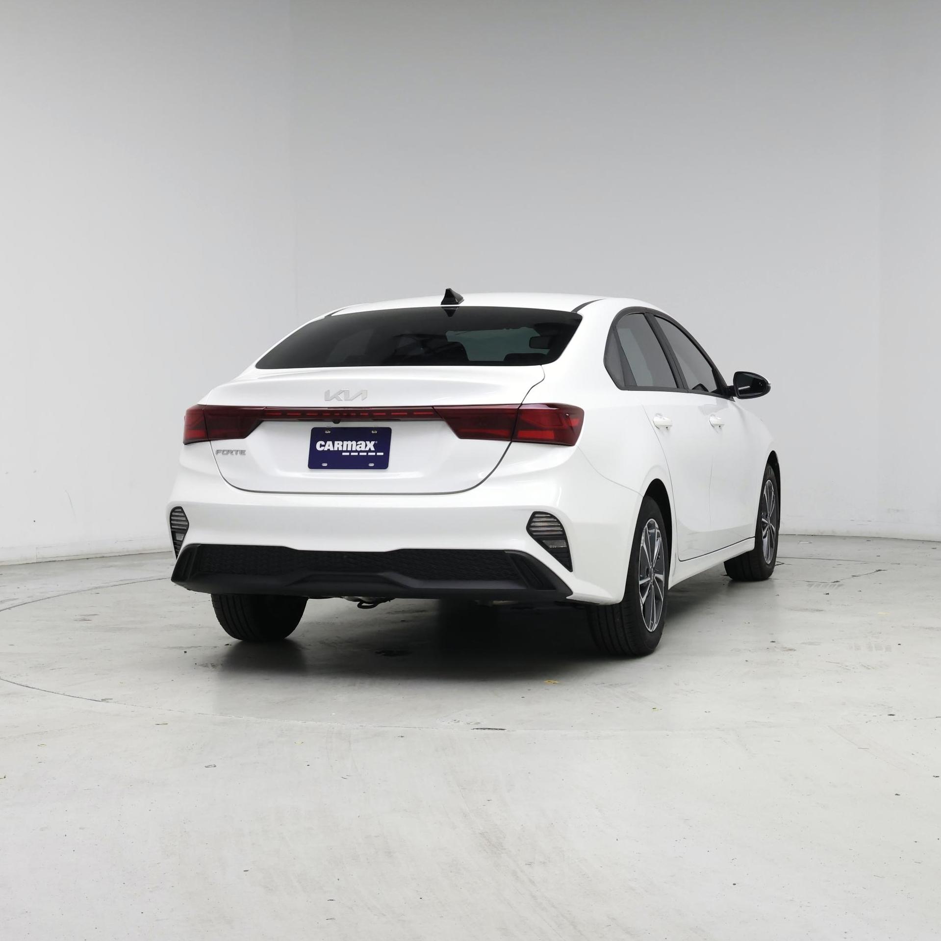 Thumbnail: 2024 Kia Forte - 8
