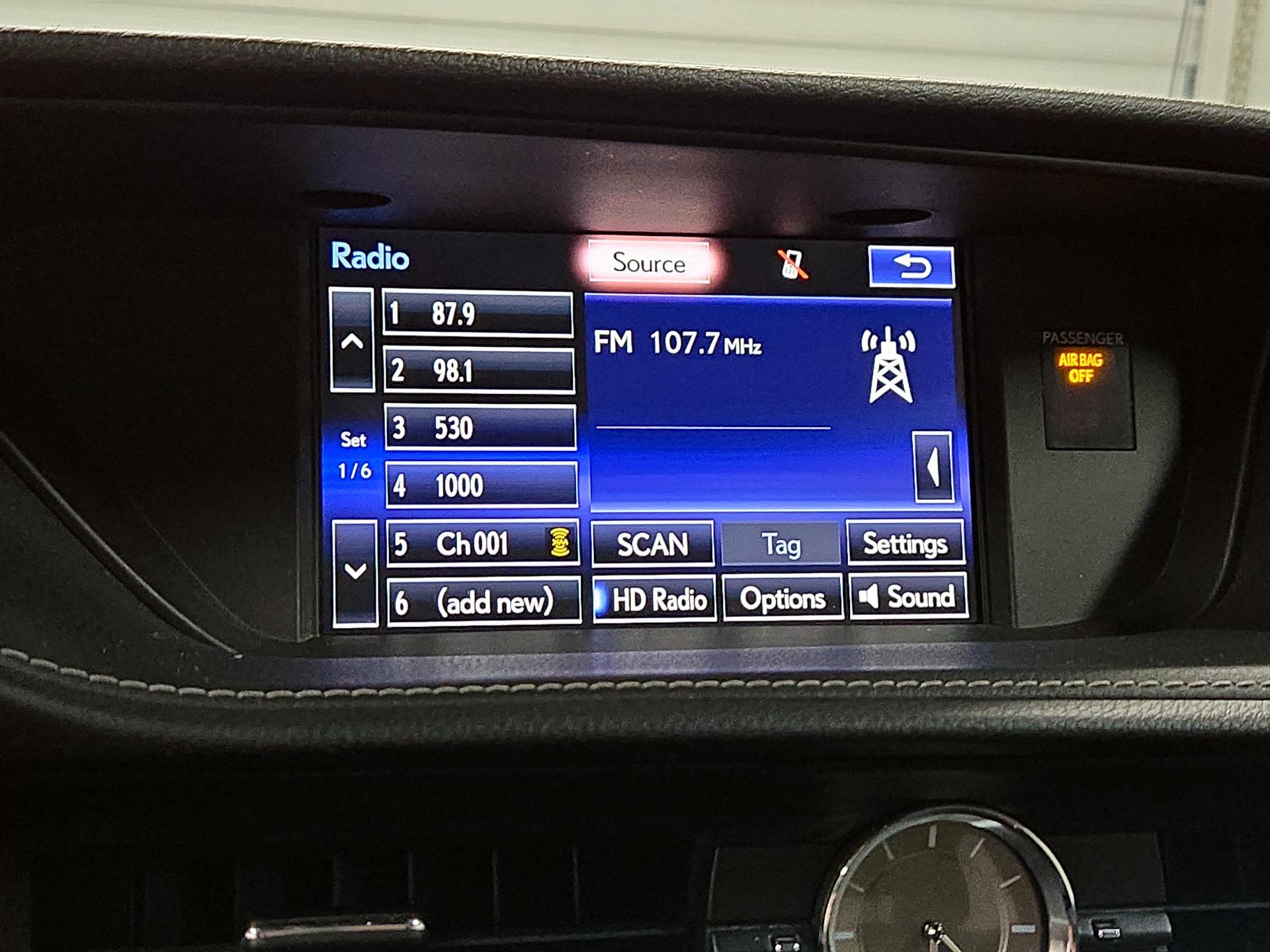 Thumbnail: 2016 Lexus ES - 16
