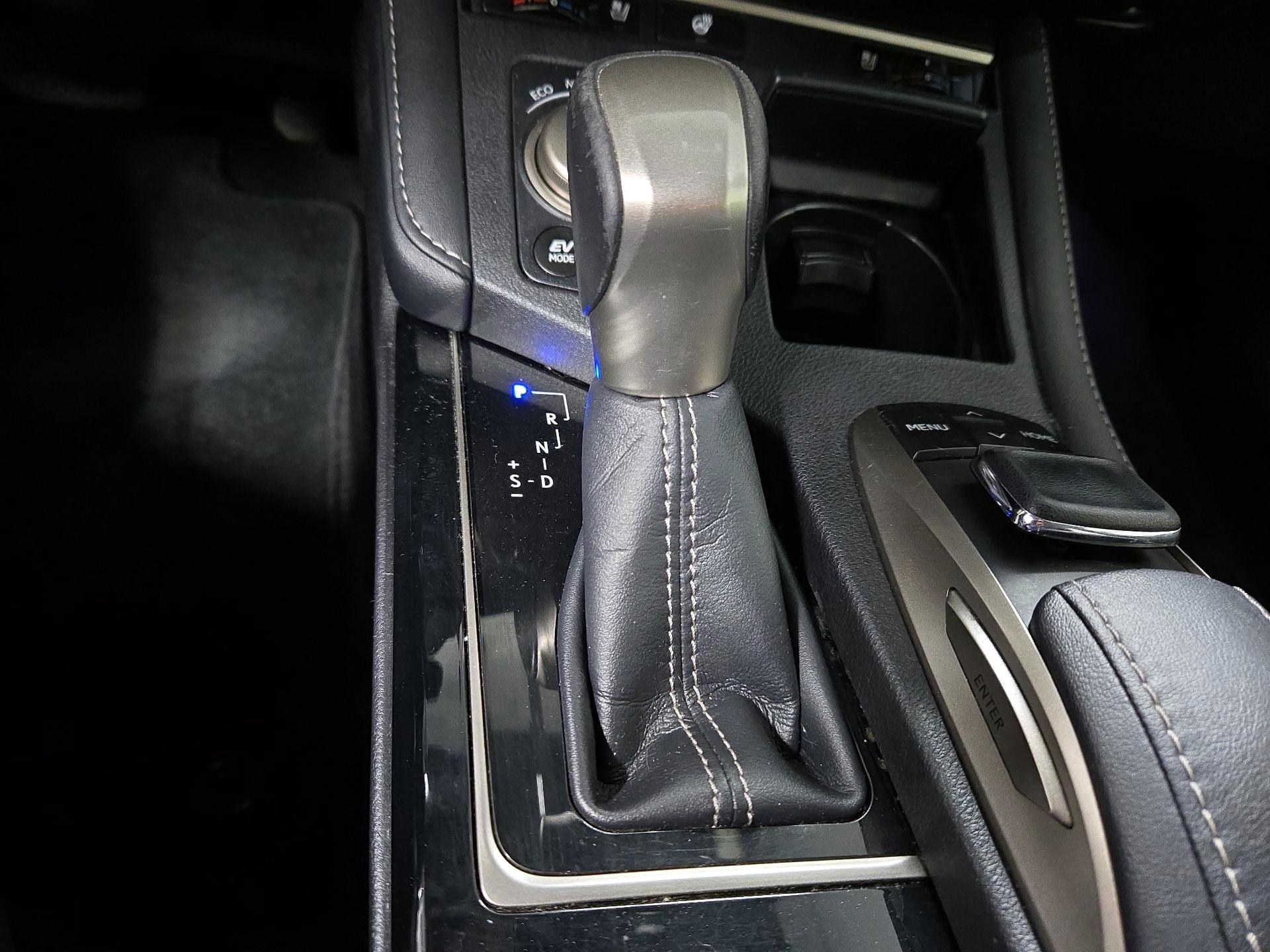 Thumbnail: 2016 Lexus ES - 18